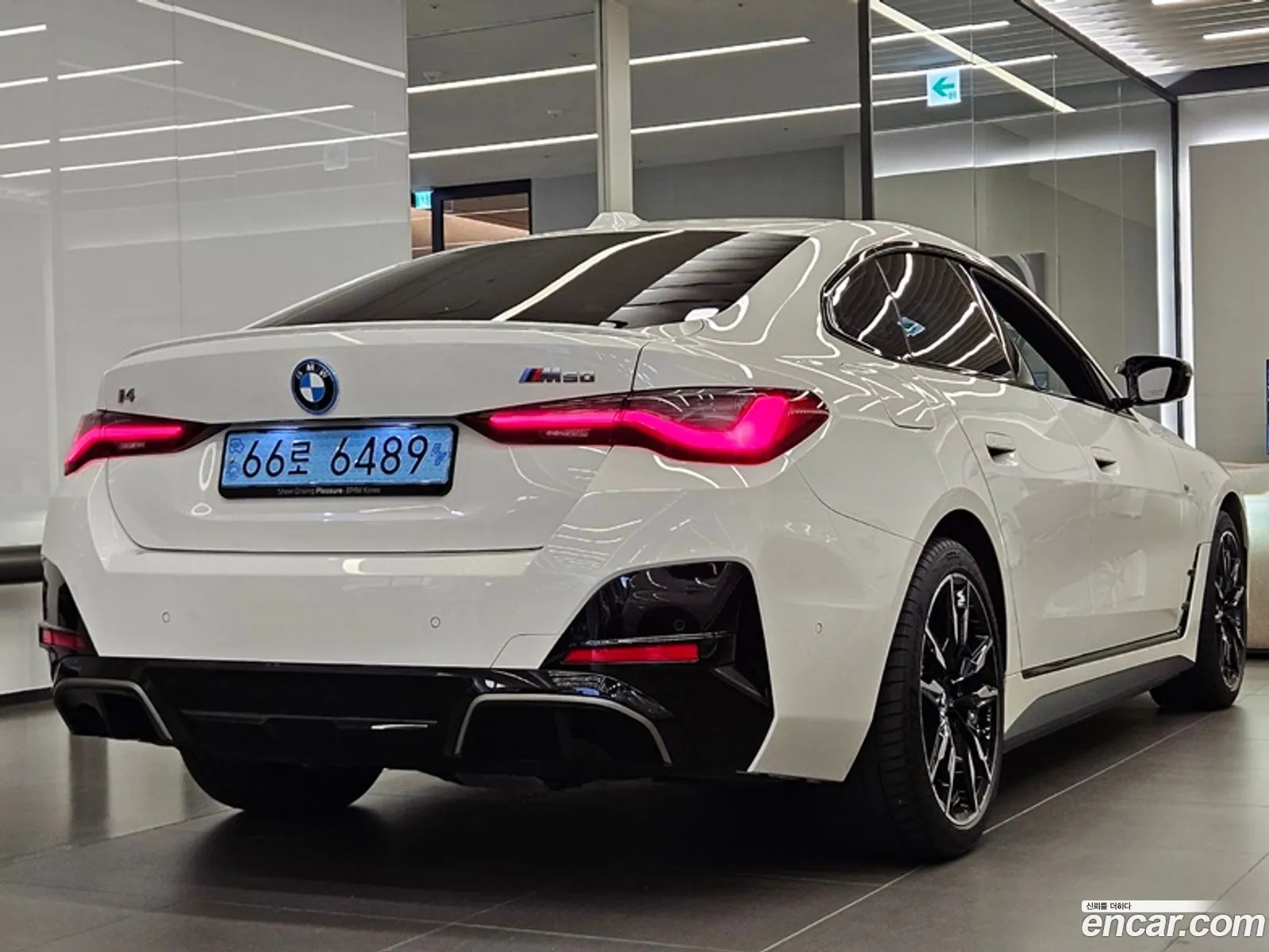 BMW I4 M50 - фотография 7016475