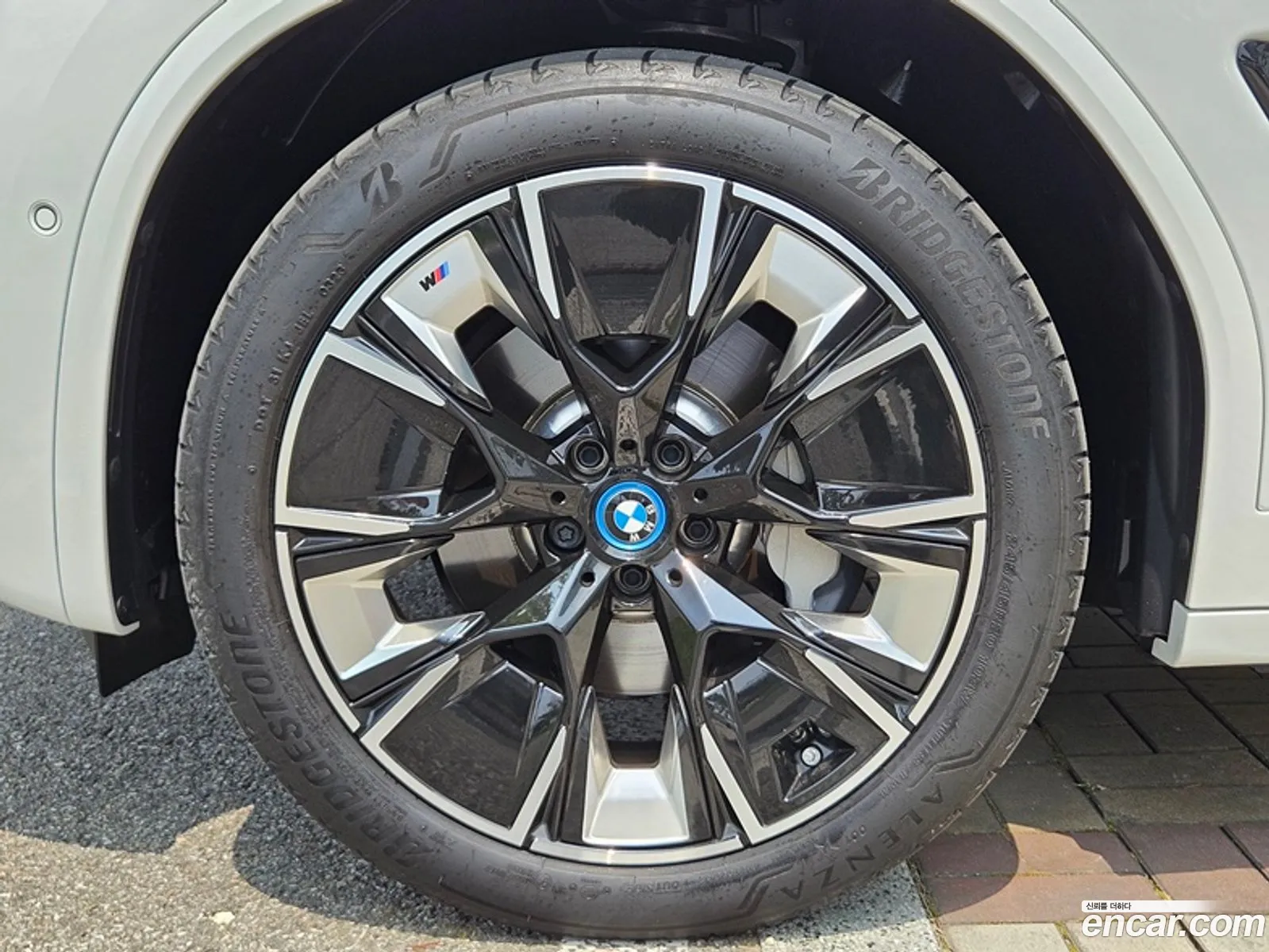 BMW Ix3 M Sport - фотография 6727178