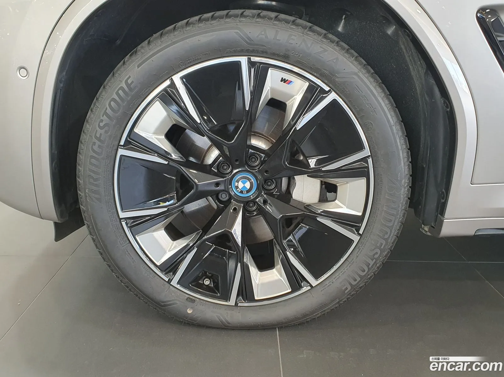 BMW Ix3 M Sport - фотография 6741386