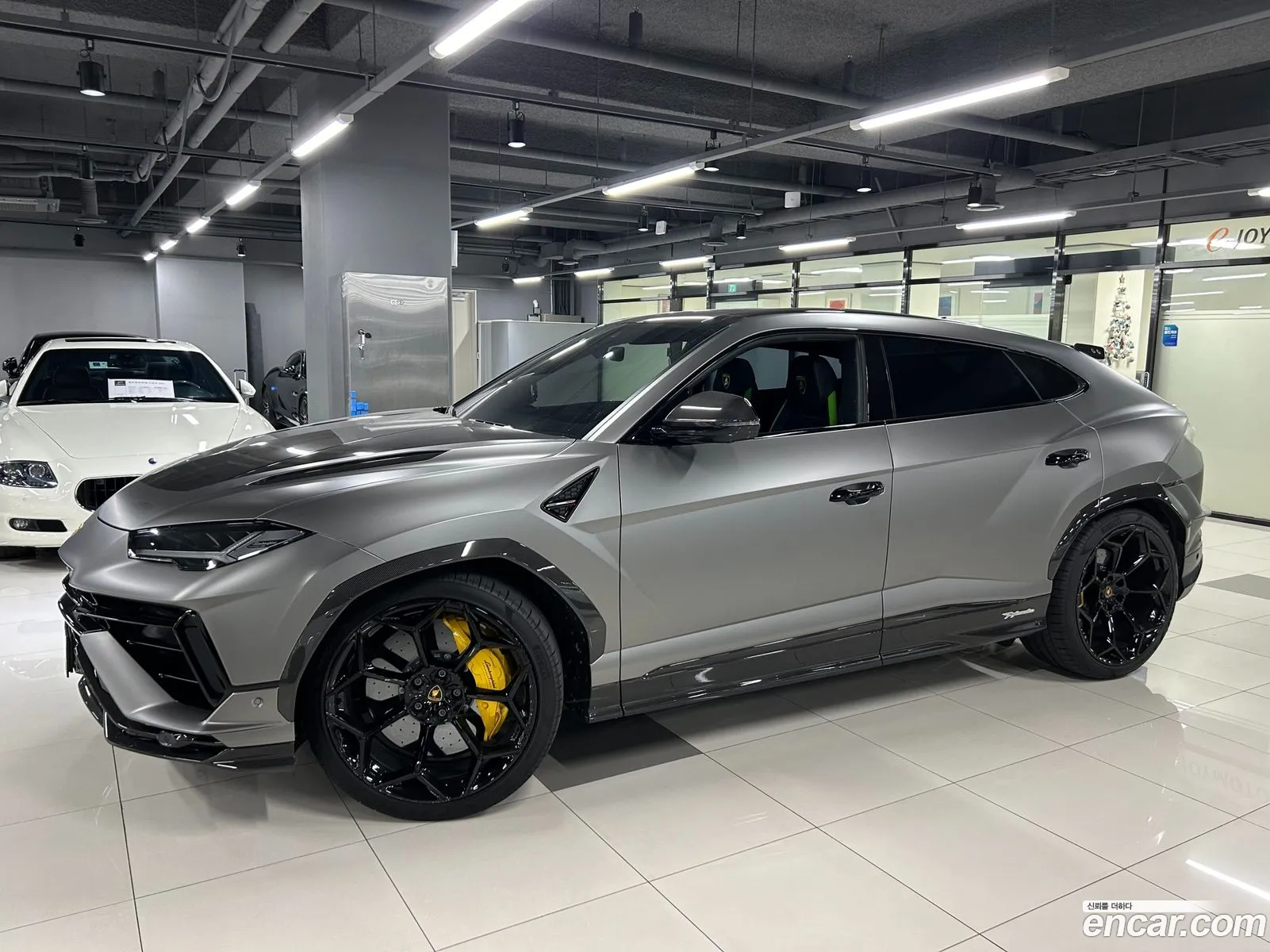 Lamborghini Urus 40 V8 Performante - фотография 3721670