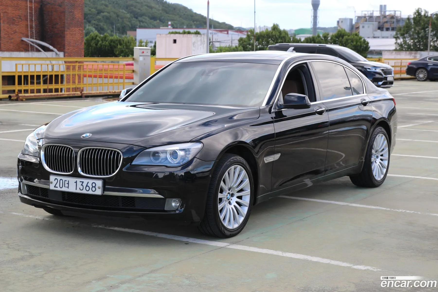 BMW 7 Series F01 740Li - фотография 8525095
