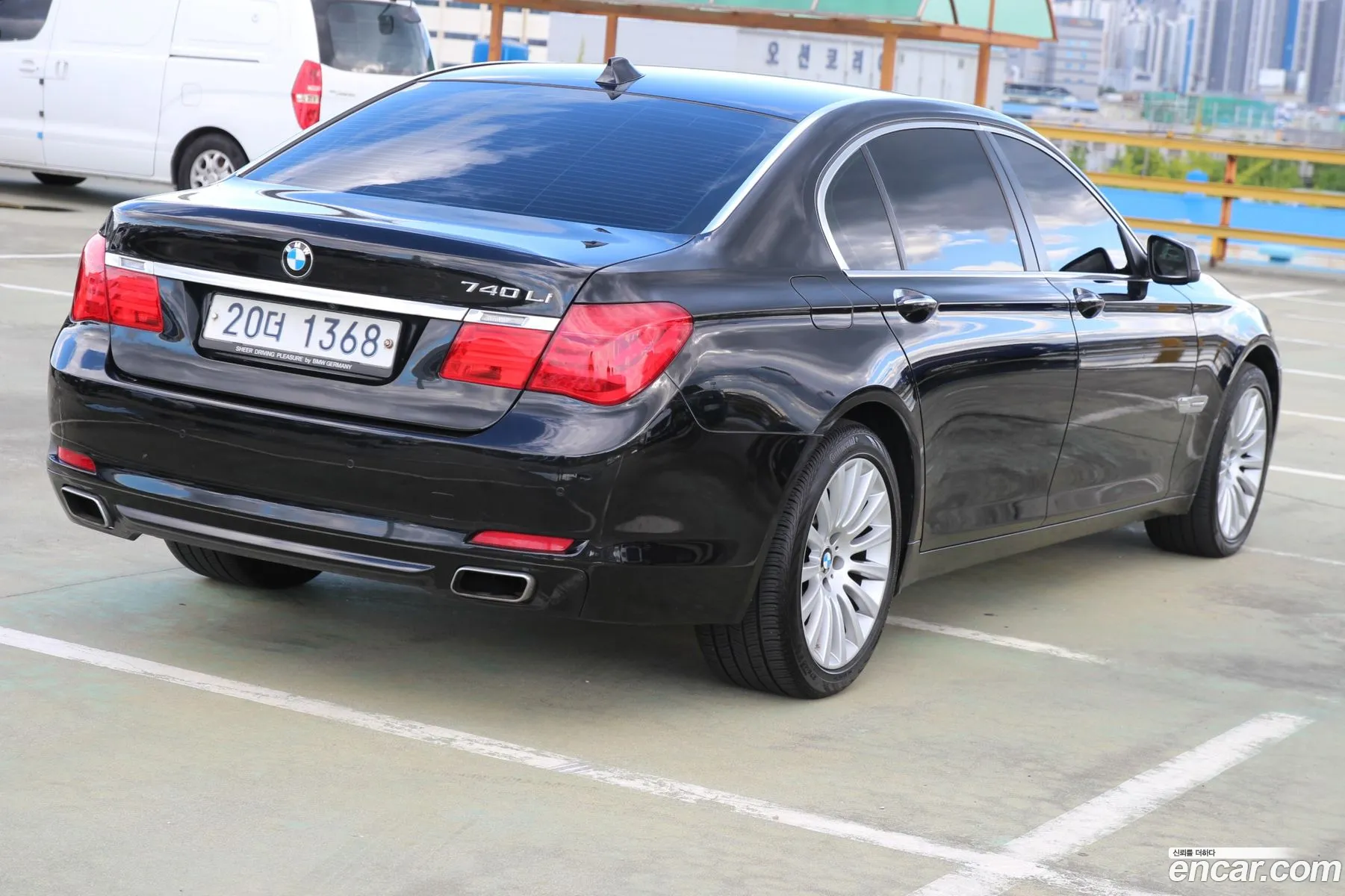 BMW 7 Series F01 740Li - фотография 8525096