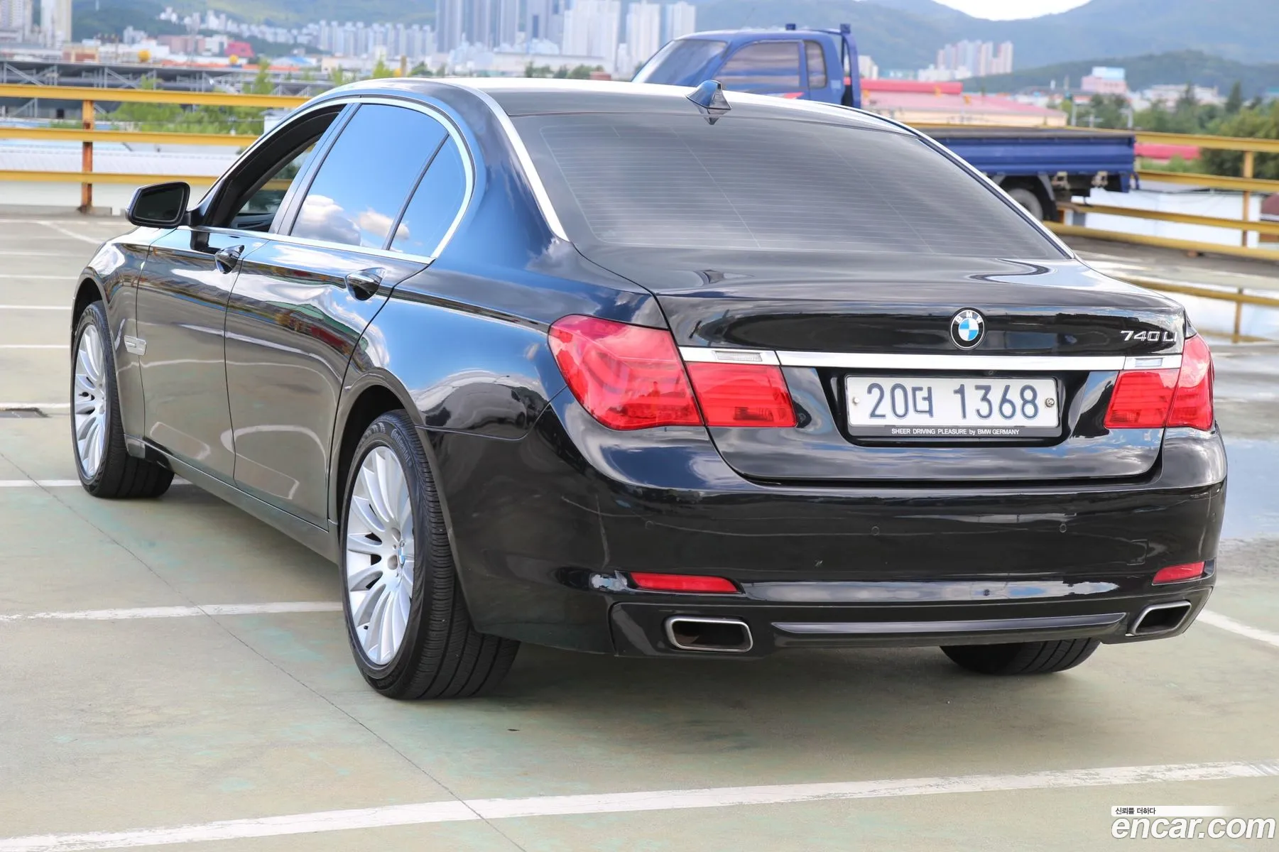 BMW 7 Series F01 740Li - фотография 8525098