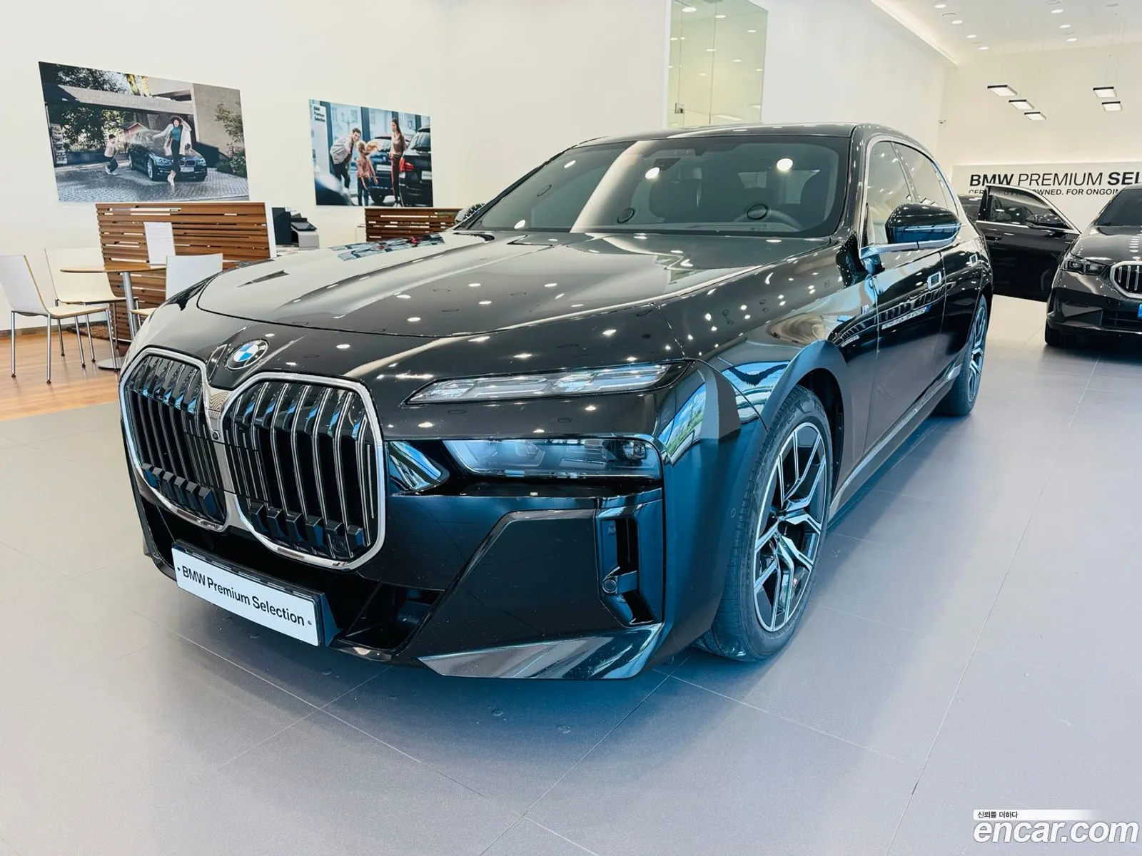 BMW 7 Series G70 740I Sdrive M Sports - фотография 12523899