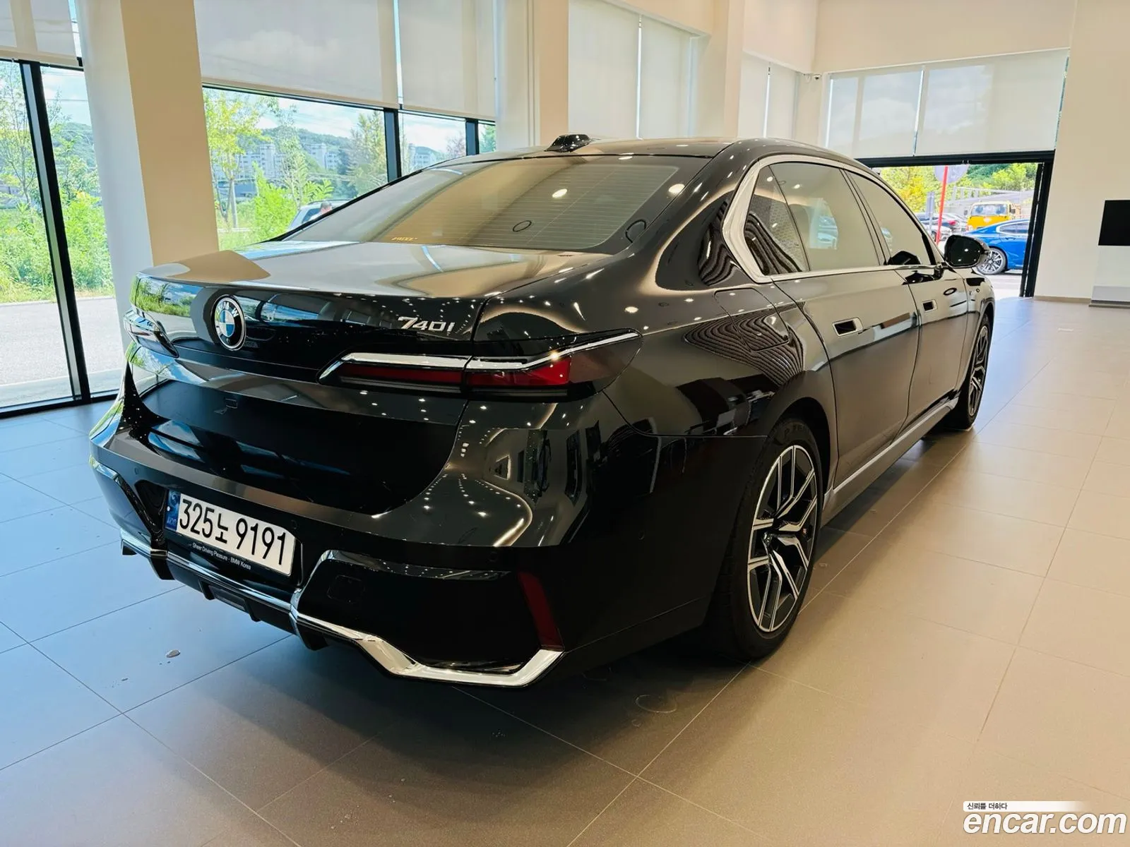 BMW 7 Series G70 740I Sdrive M Sports - фотография 12523901