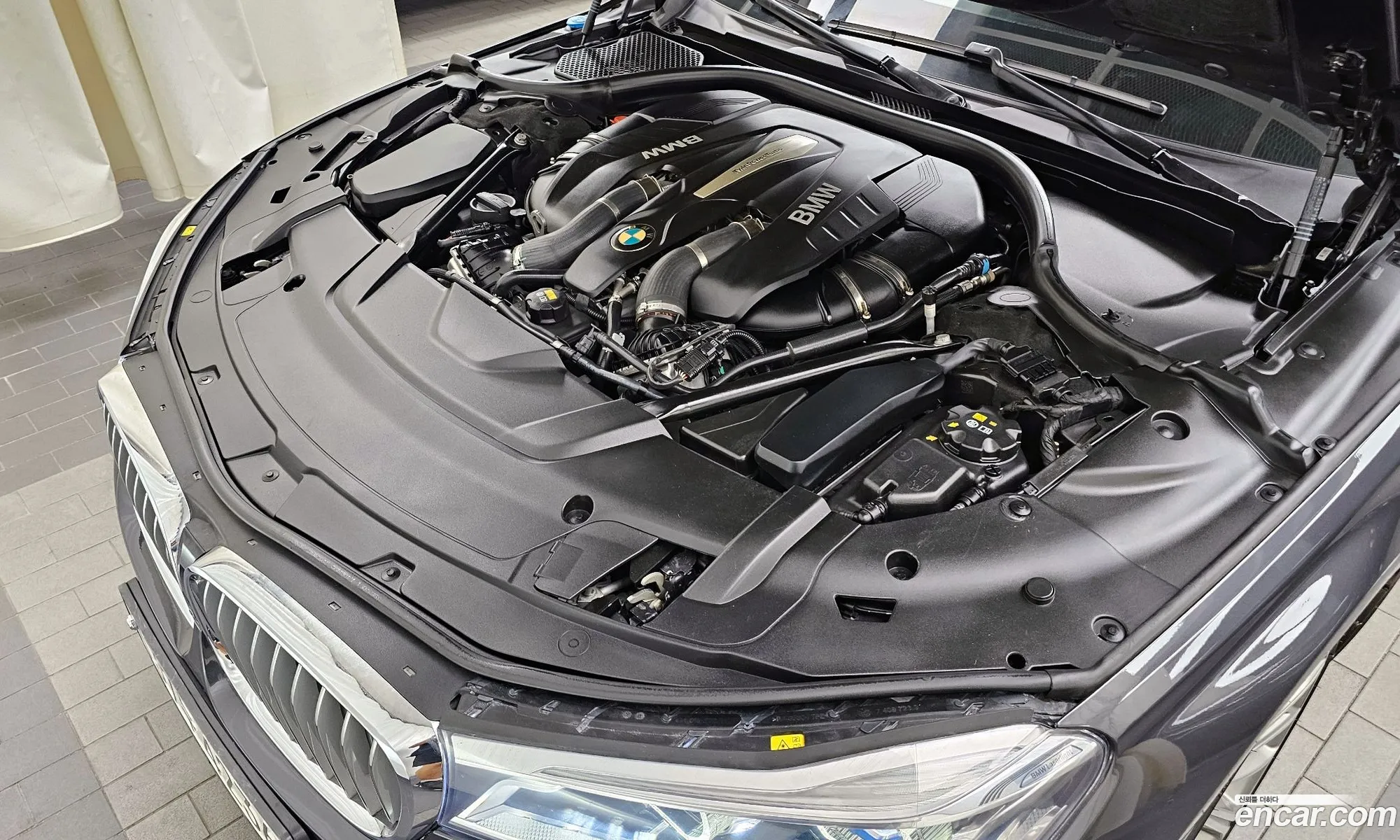 BMW 7 Series G11 750Li xDrive - фотография 8280534