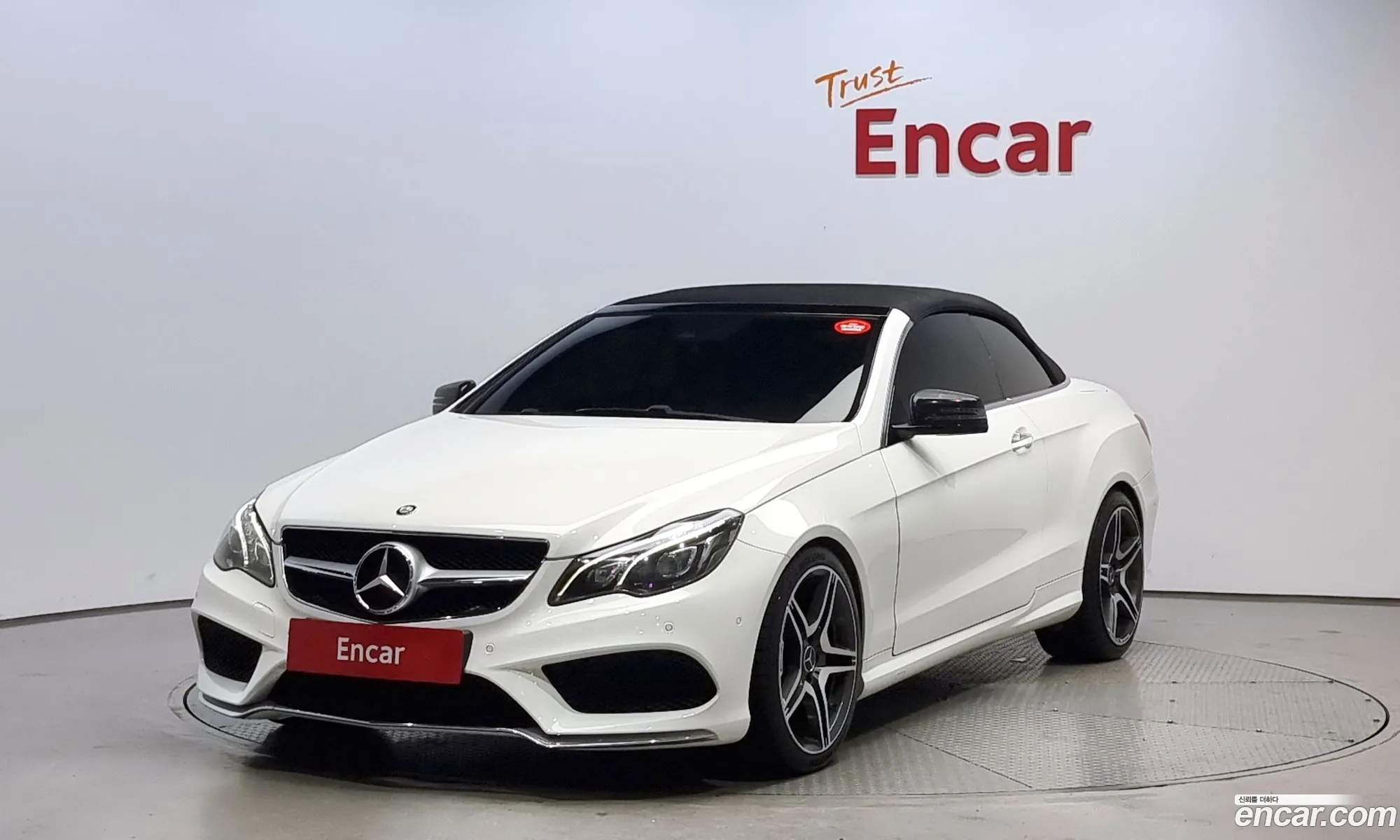 Mercedes E-Class W212 E200 Cabriolet - фотография 19816161