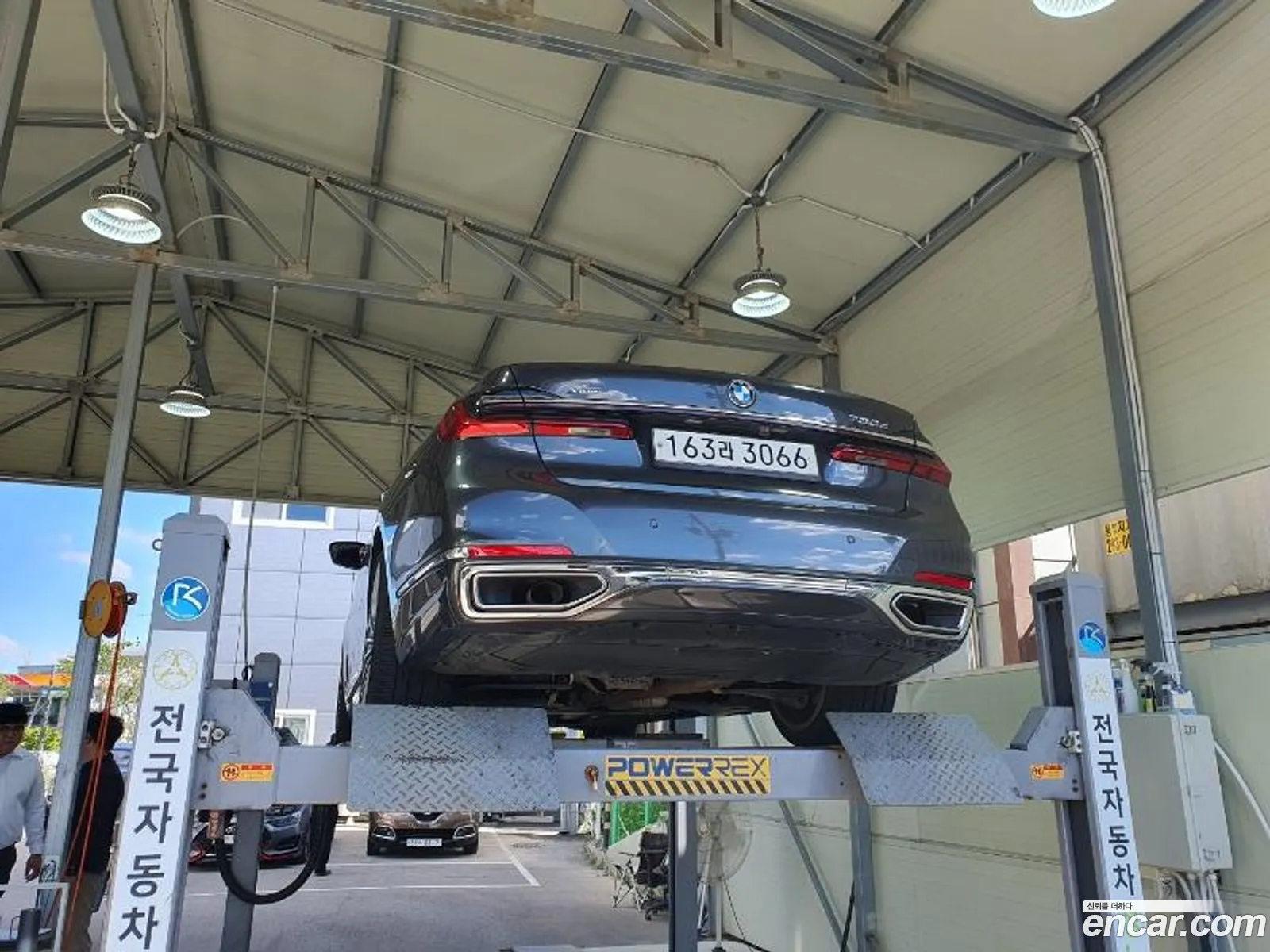 BMW 7 Series G11 730D xDrive Design Pure Excellence - фотография 7386776