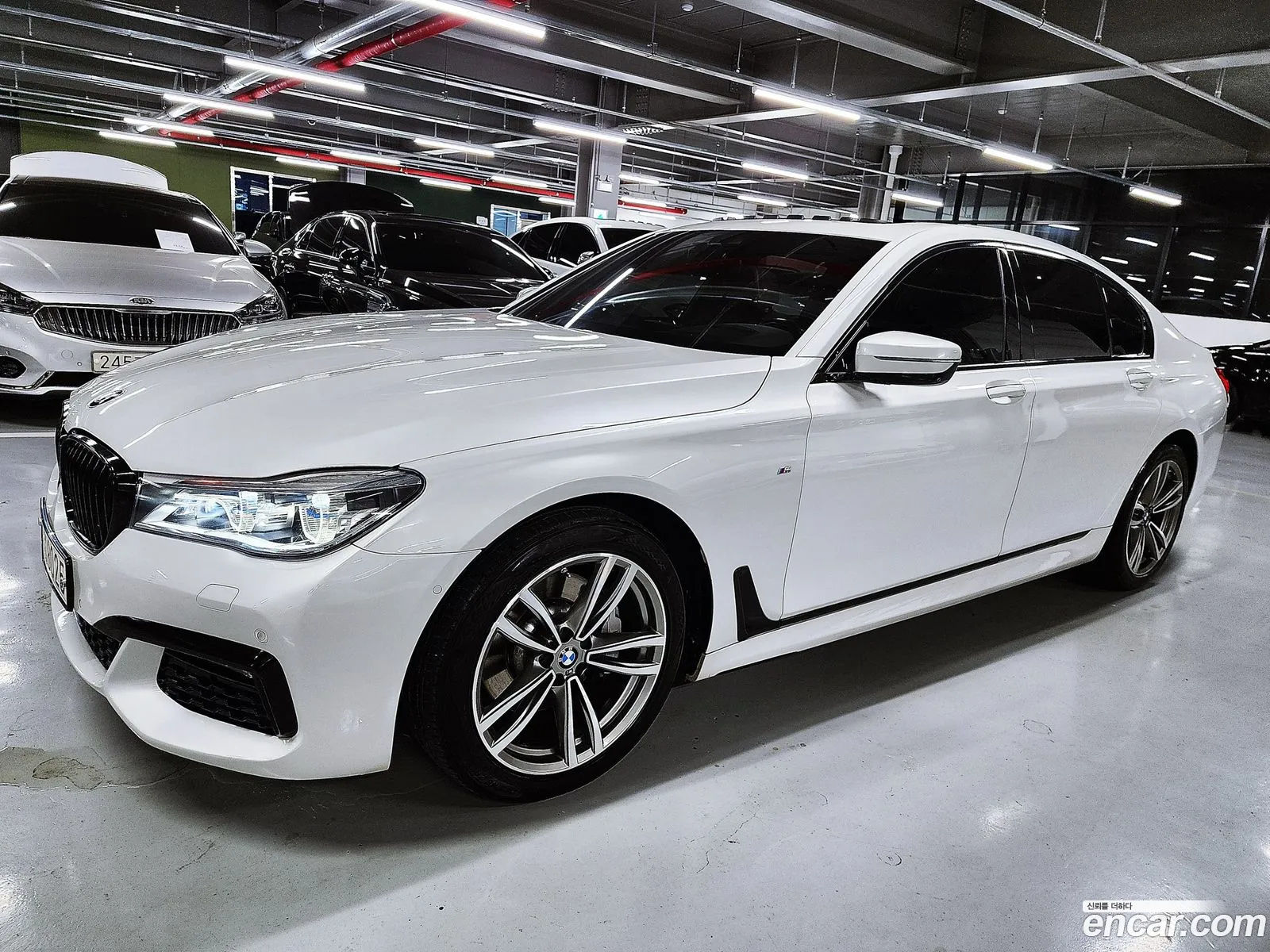BMW 7 Series G11 730D xDrive M Sports - фотография 8709551