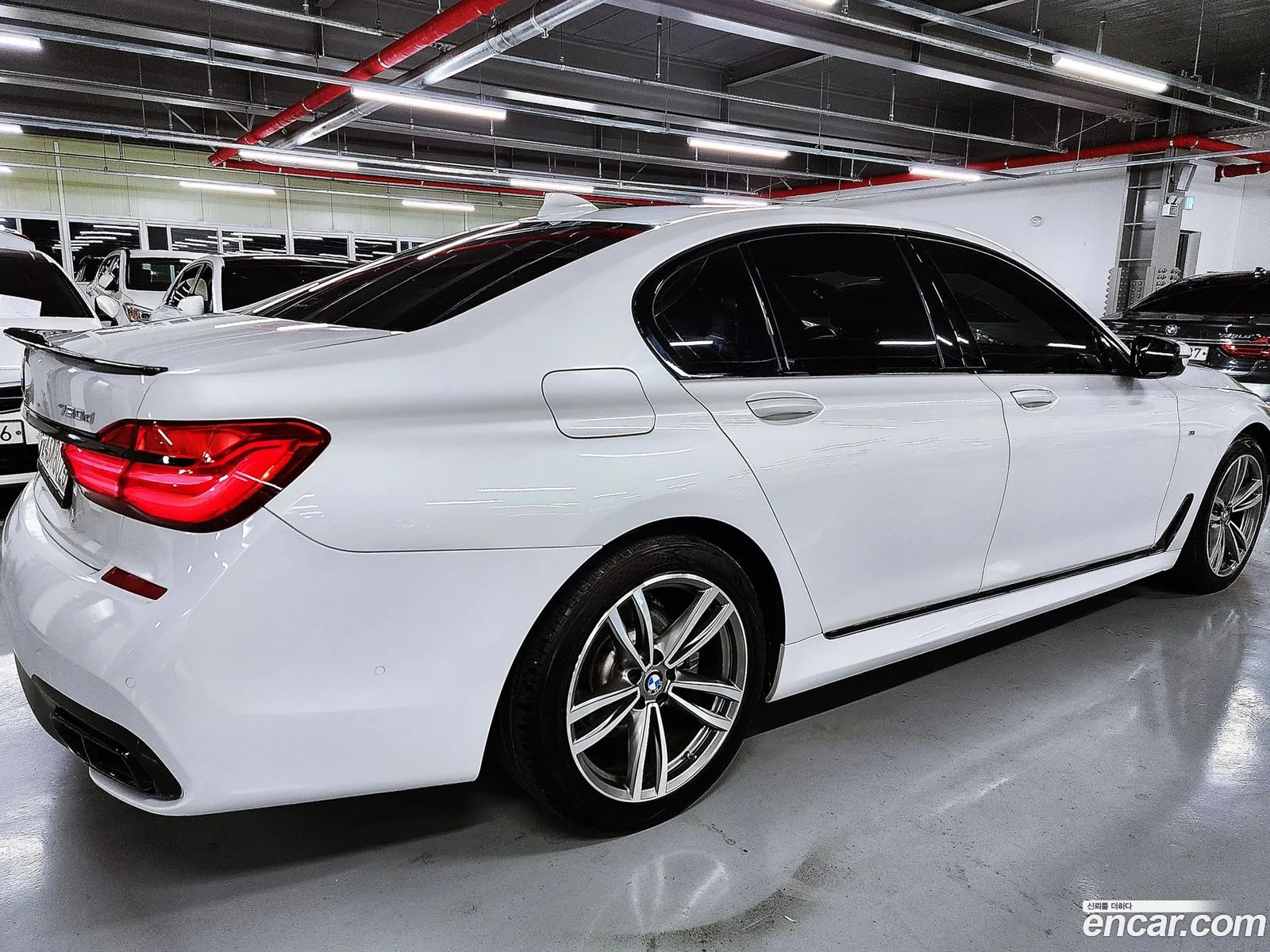 BMW 7 Series G11 730D xDrive M Sports - фотография 8709555
