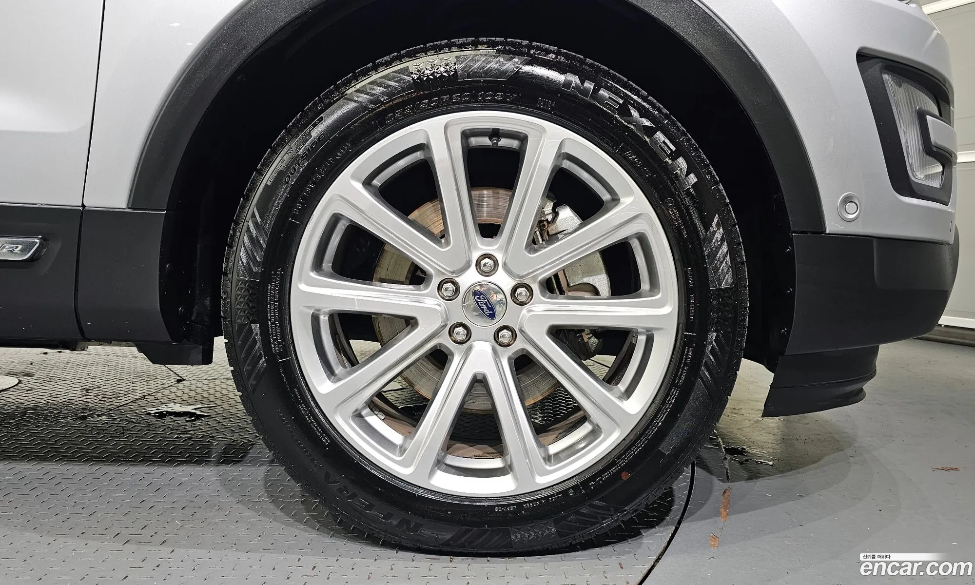Ford Explorer 23 Limited 4Wd 5Th Generation - фотография 18053014