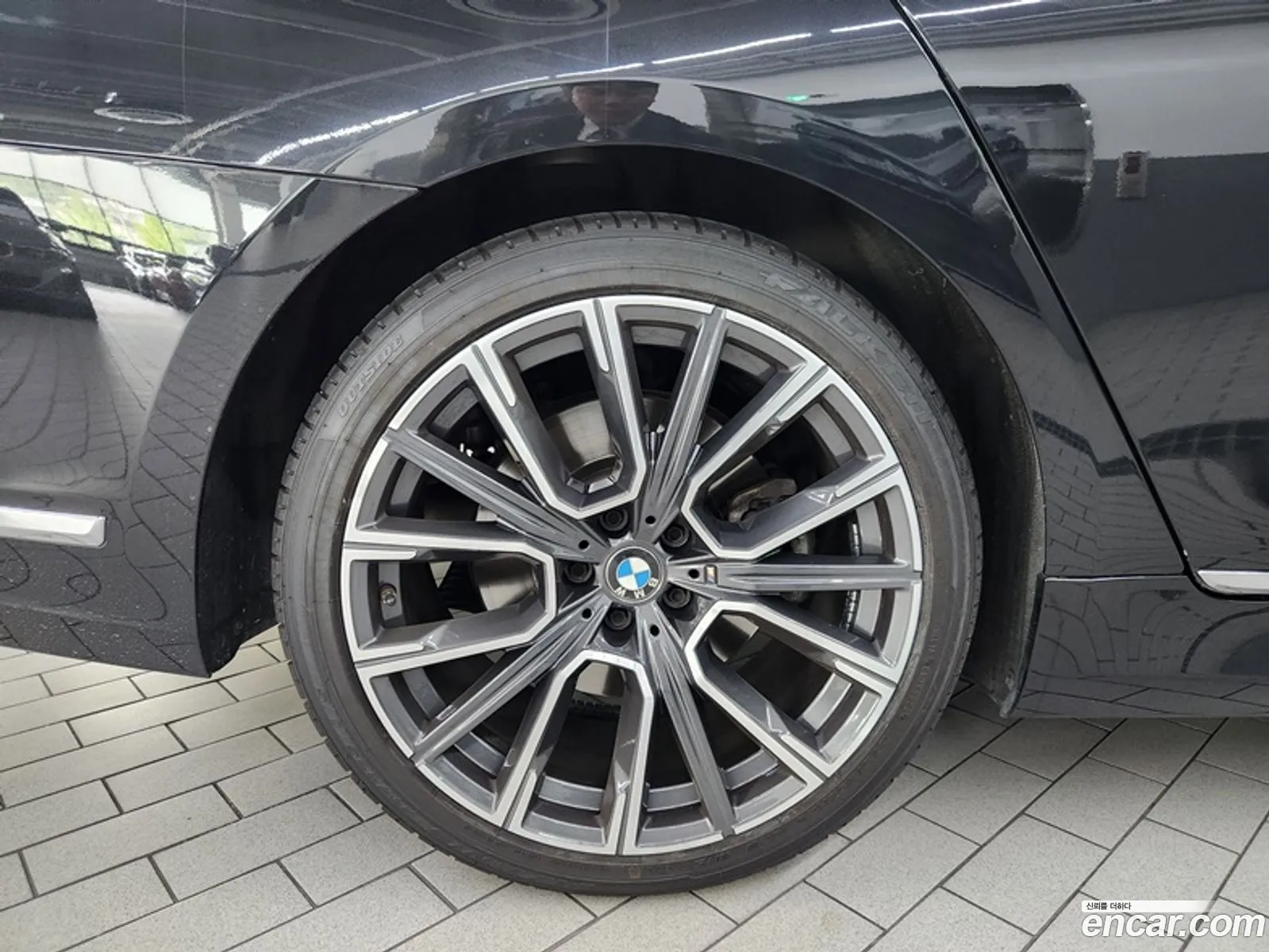 BMW 7 Series G11 730Ld xDrive M Sports - фотография 4824570