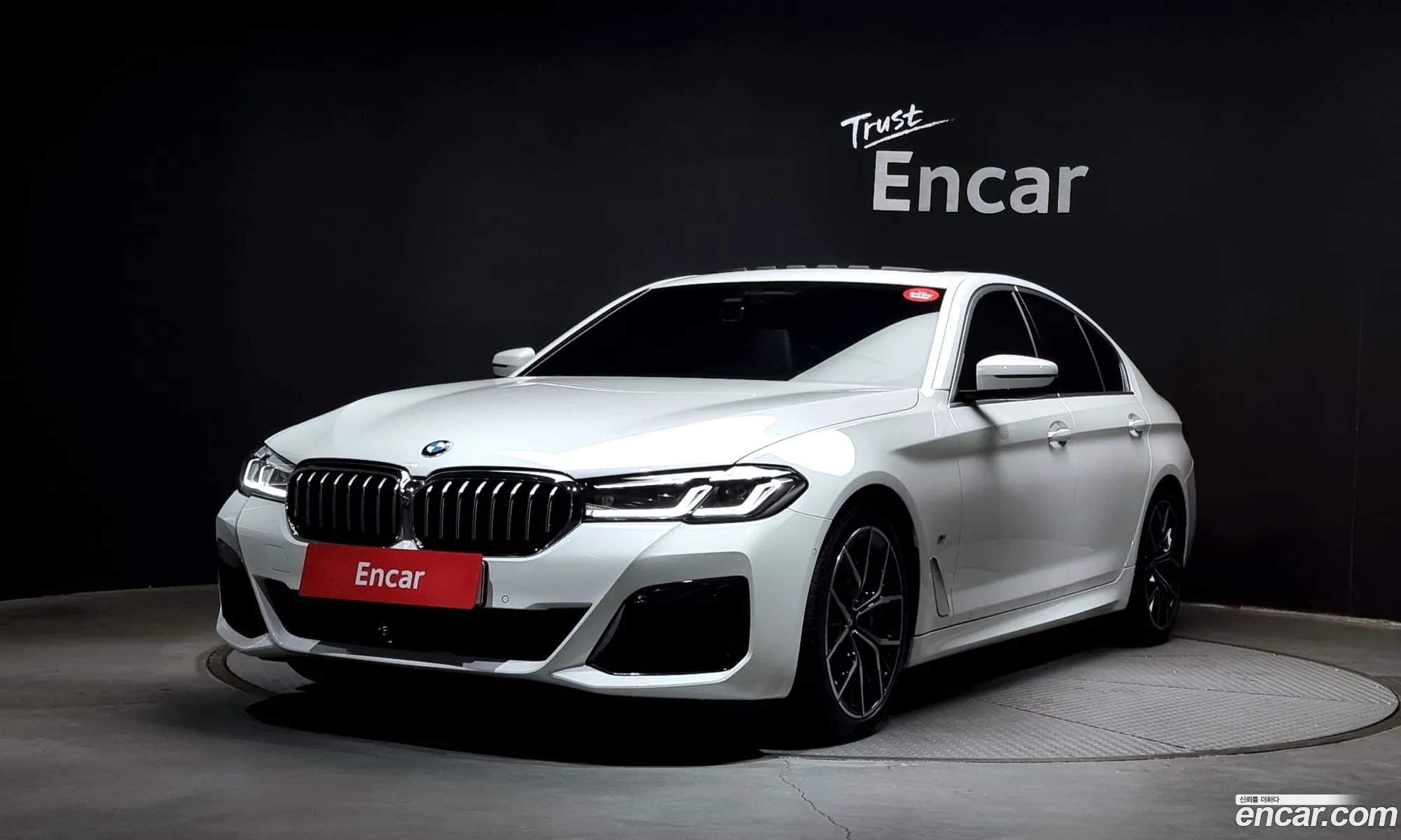 BMW 5 Series G30 530I xDrive M Sports - фотография 8280505
