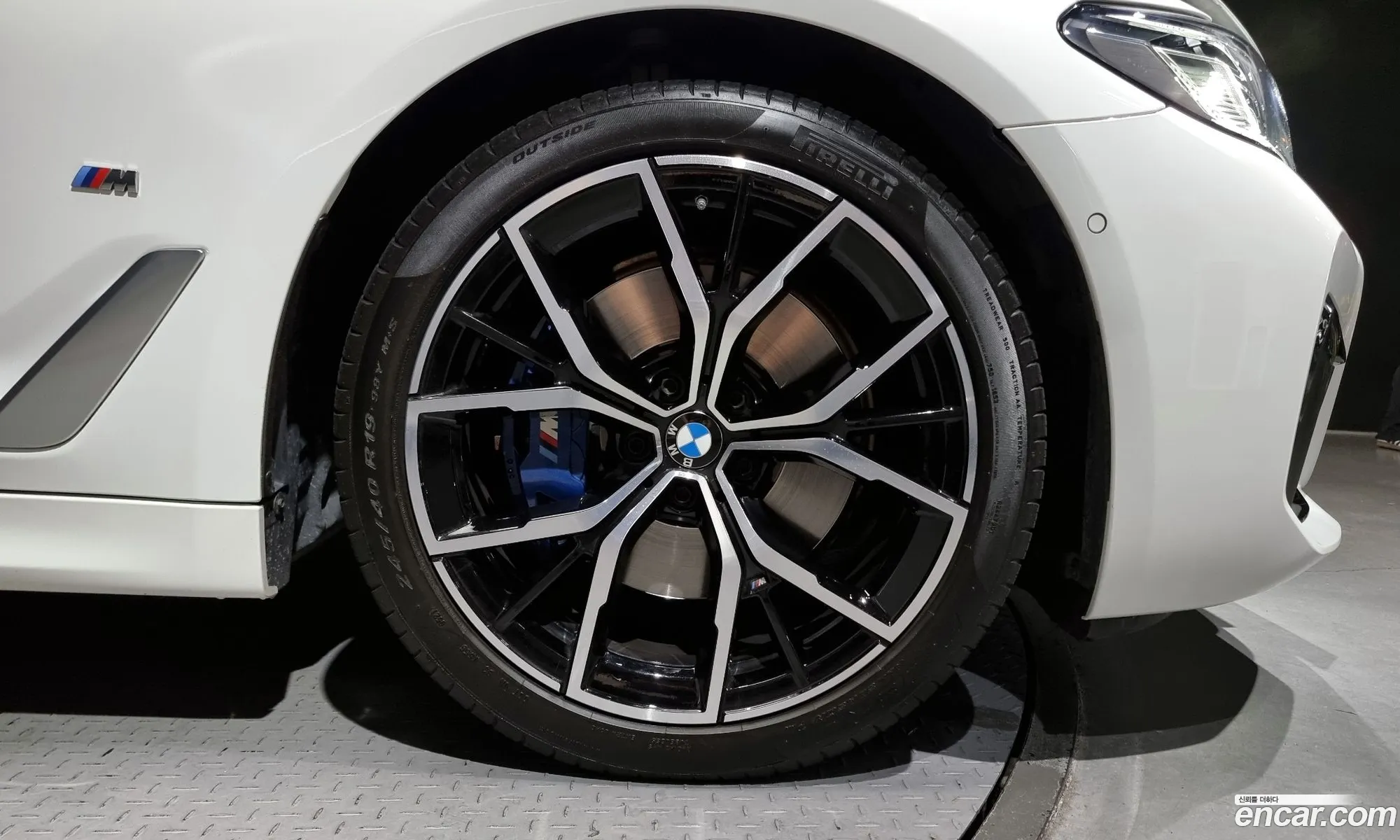 BMW 5 Series G30 530I xDrive M Sports - фотография 8280509