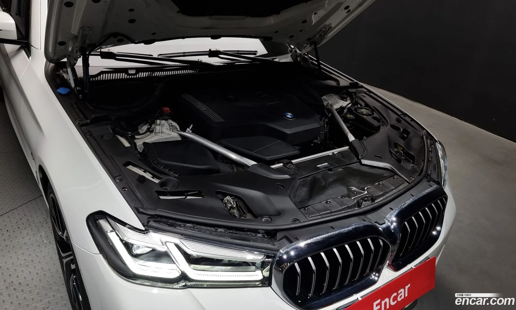 BMW 5 Series G30 530I xDrive M Sports - фотография 8280510
