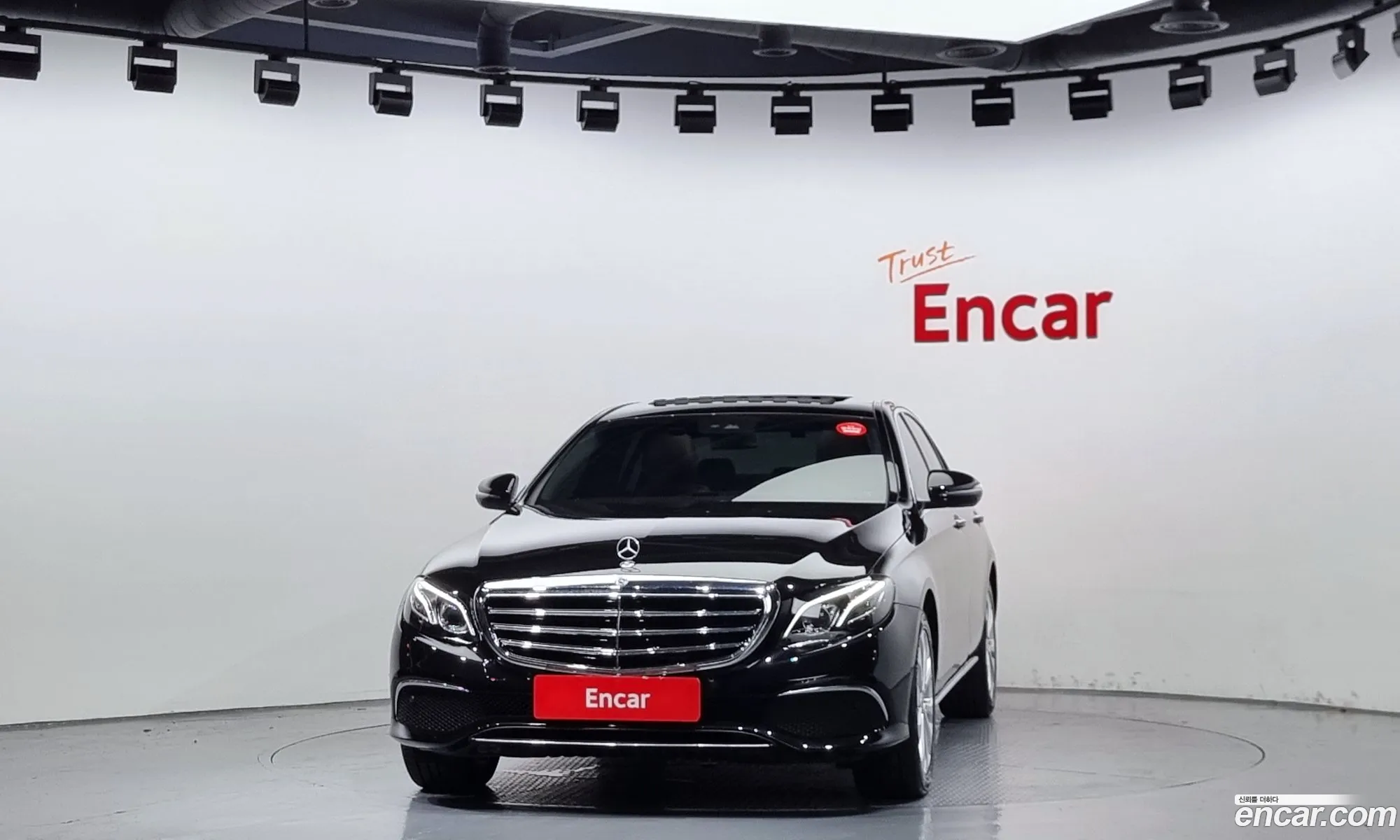 Benz E-Class W213 E220D Exclusive - фотография 19501111
