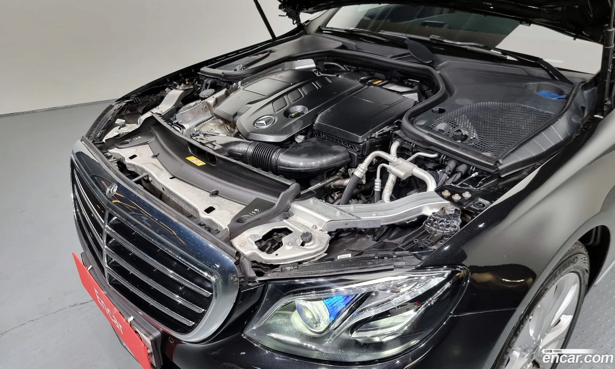 Benz E-Class W213 E220D Exclusive - фотография 19501114