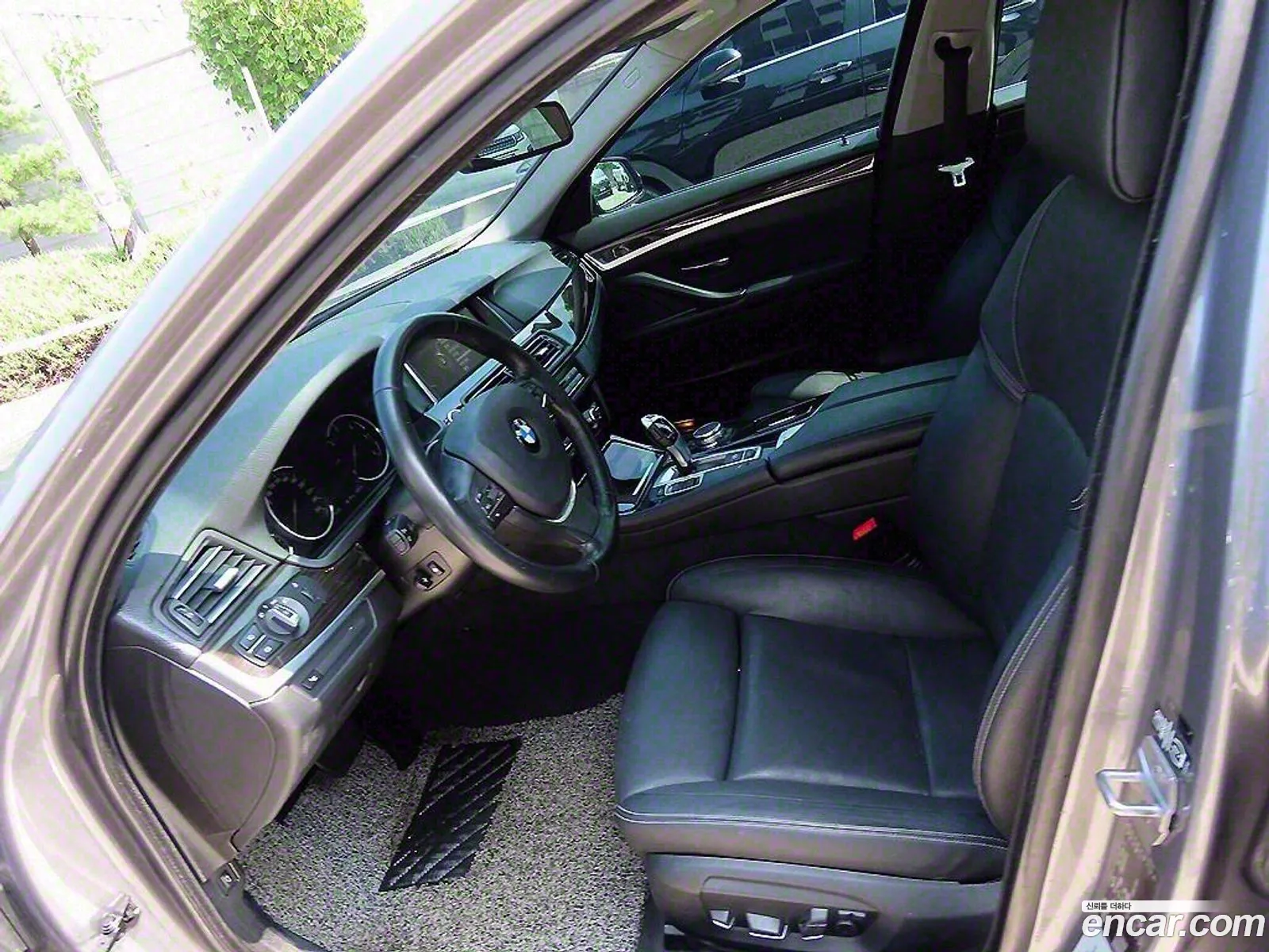 BMW 5 Series F10 520D Luxury Plus - фотография 7265354