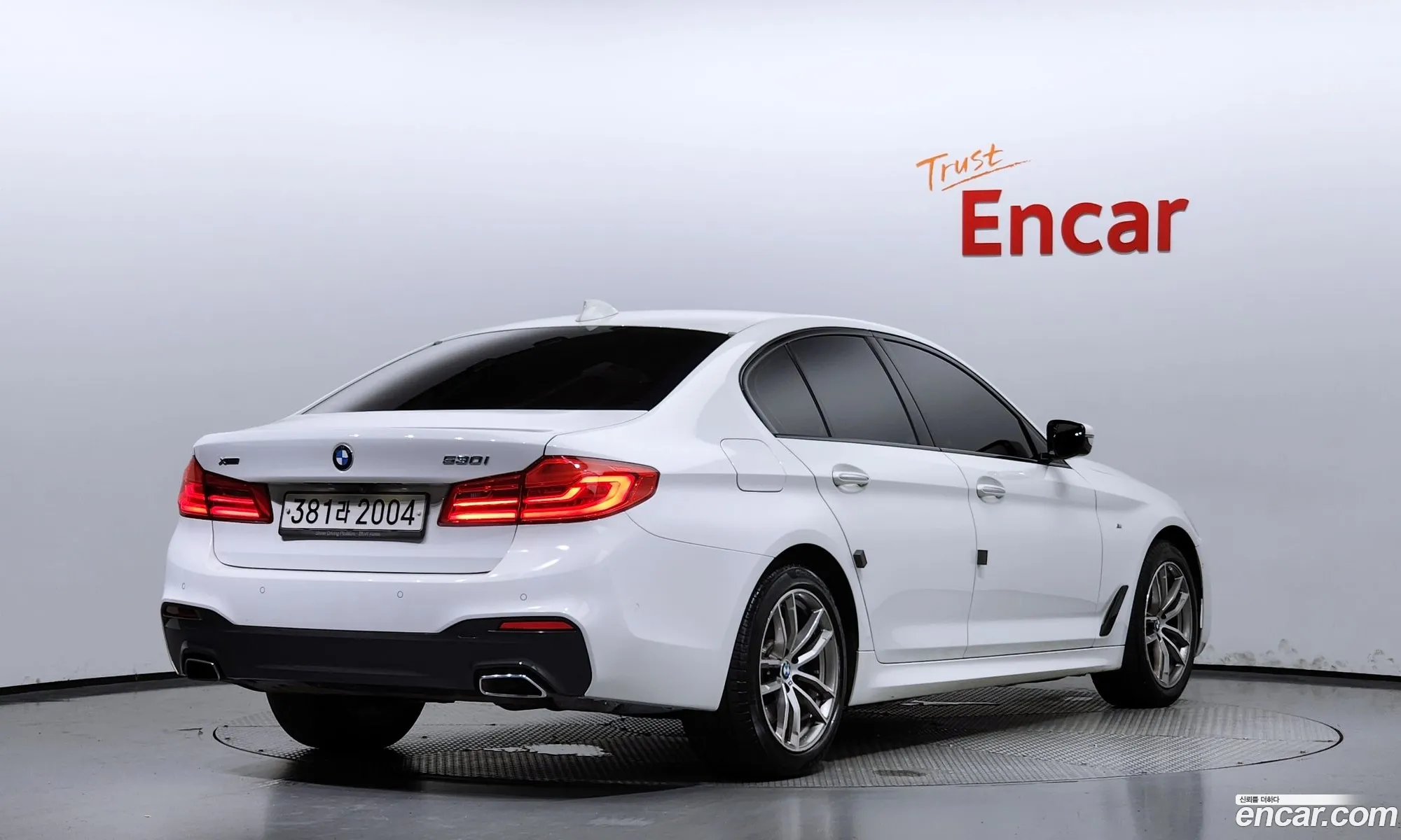 BMW 5 Series G30 530I xDrive M Sports - фотография 7212152