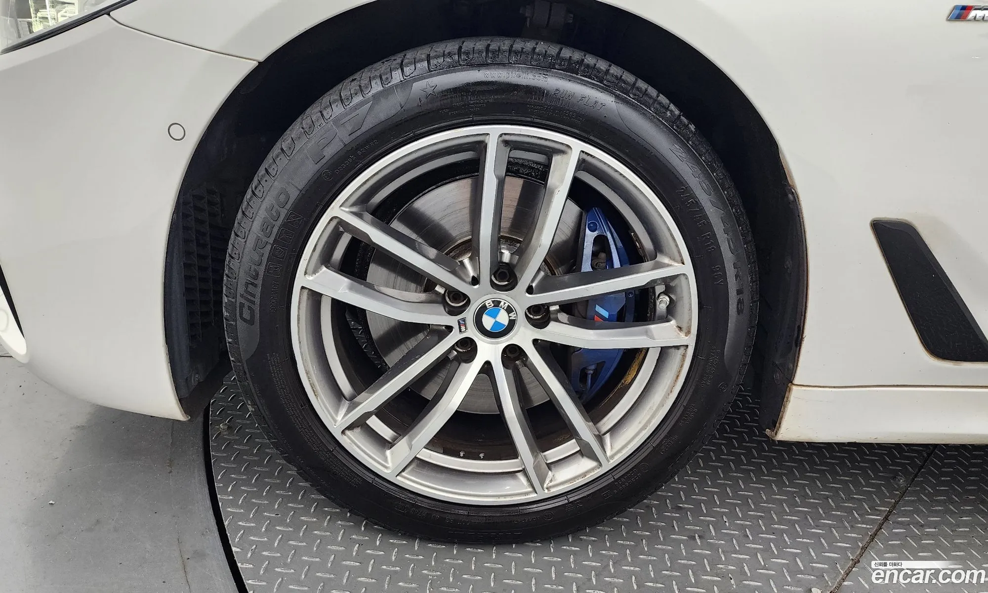 BMW 5 Series G30 530I xDrive M Sports - фотография 7212155