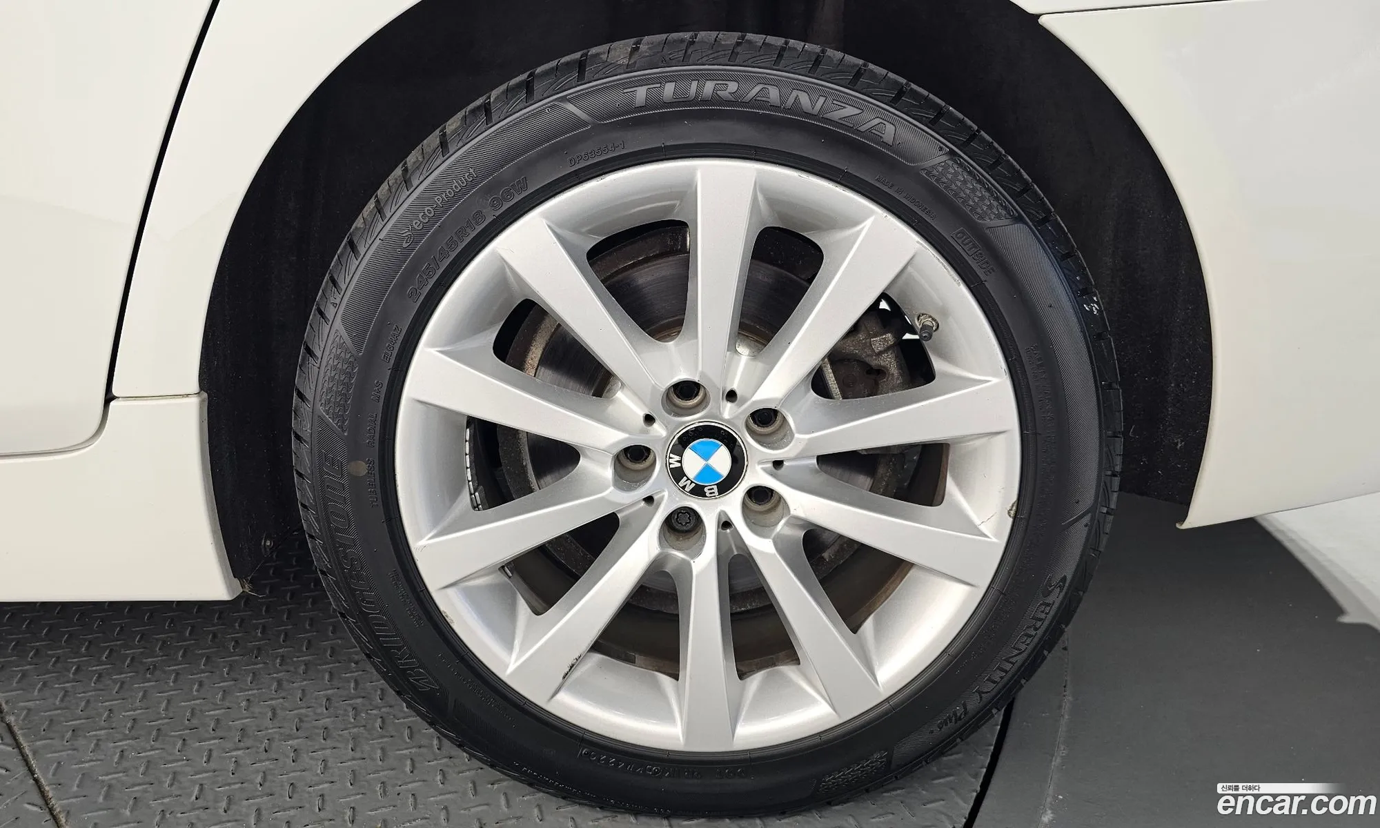 BMW 5 Series F10 528I - фотография 7212096