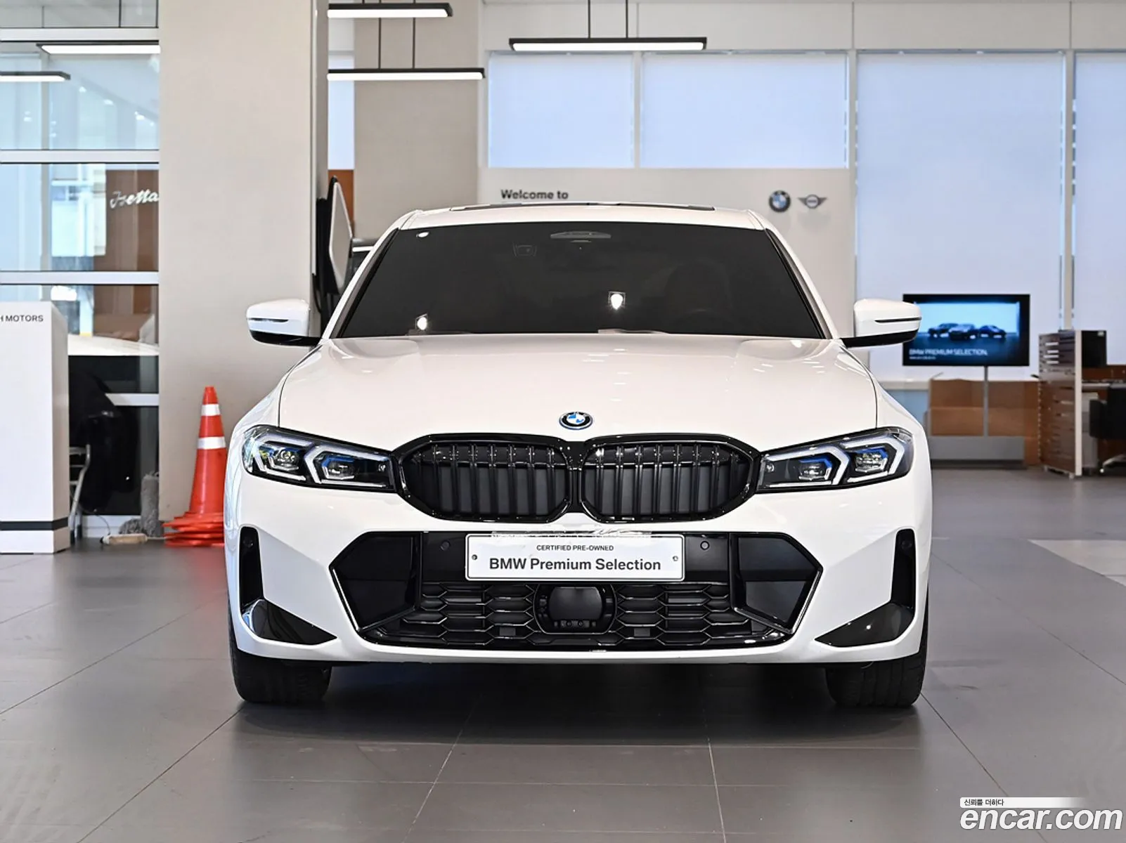 BMW 3 Series G20 330E M Sports - фотография 7265411