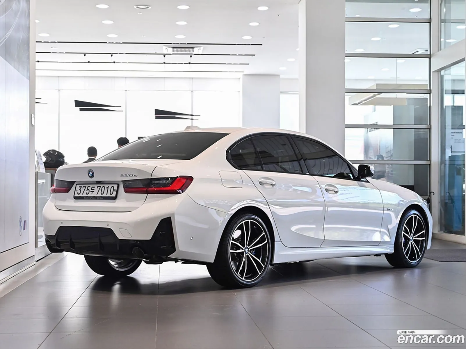 BMW 3 Series G20 330E M Sports - фотография 7265413