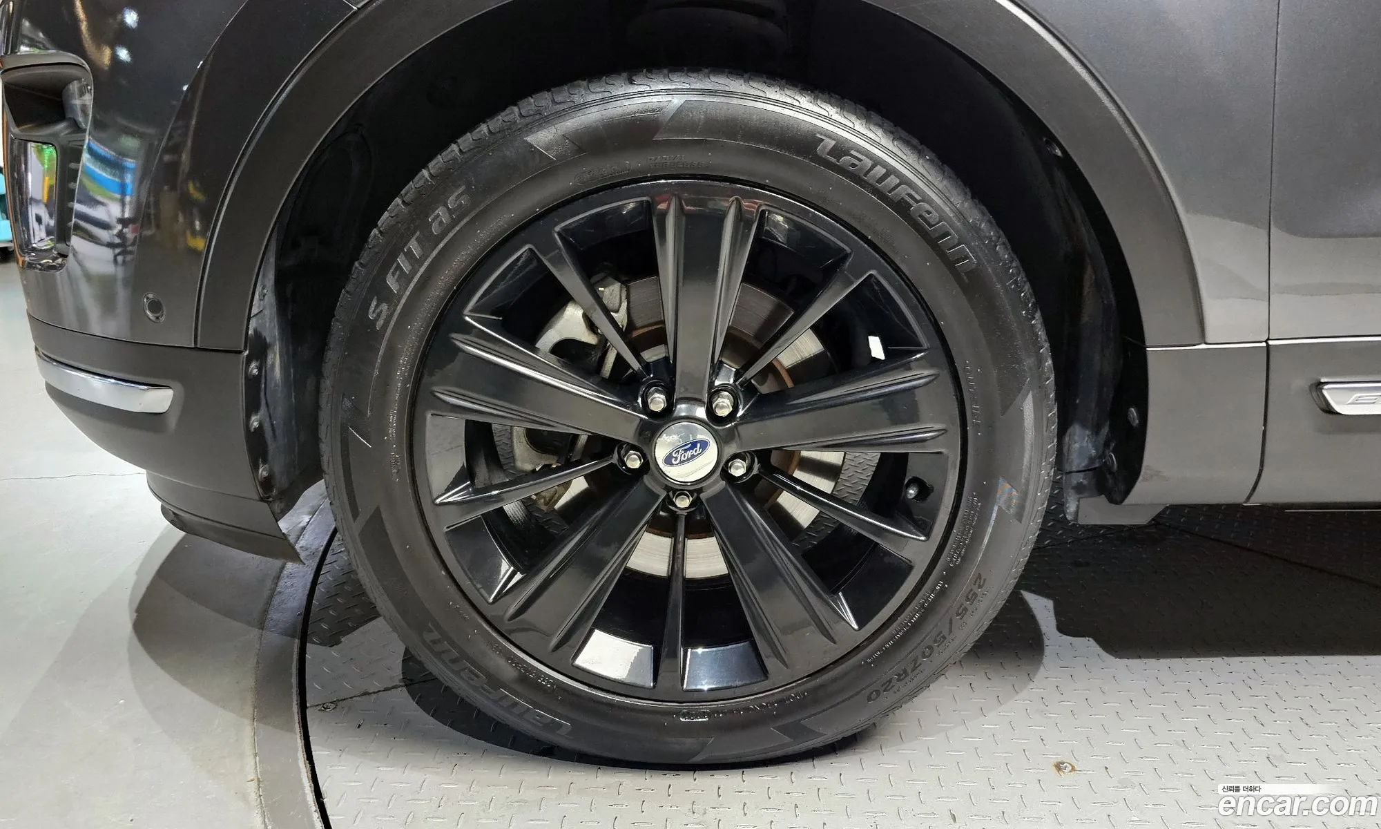 Ford Explorer 23 Limited 4Wd 5Th Generation - фотография 18053002