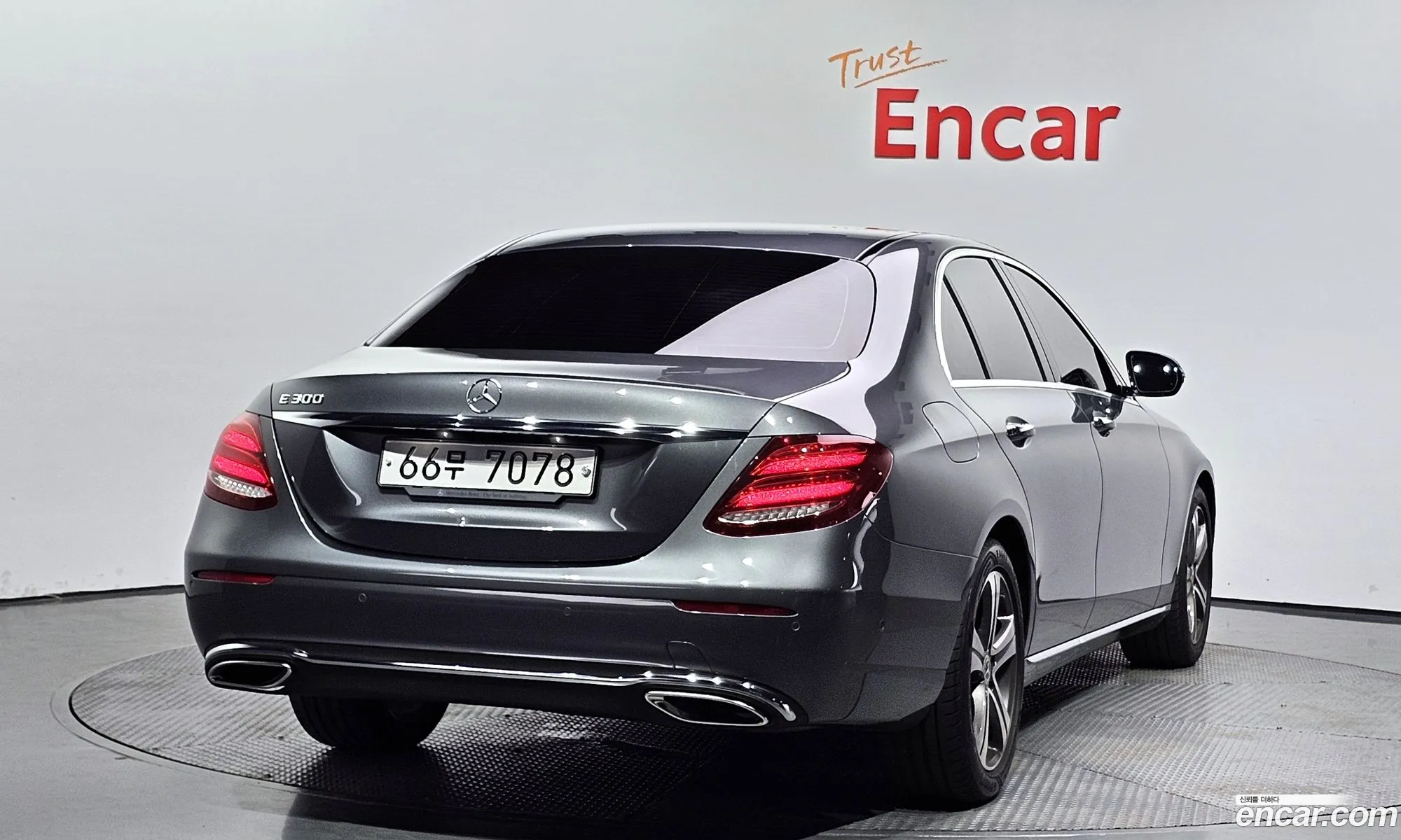 Mercedes E-Class W213 E300 Avantgarde - фотография 19765829