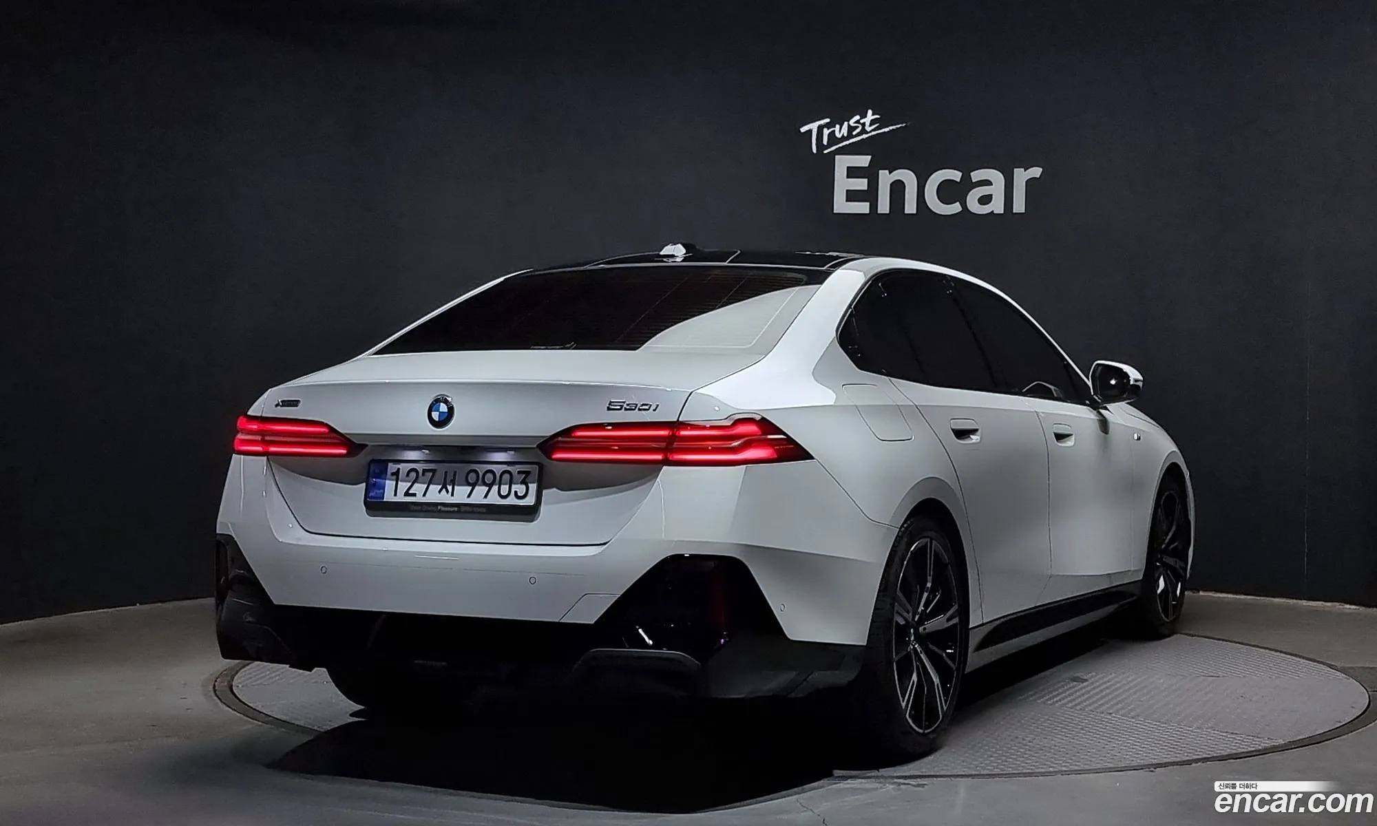 BMW 5 Series G60 530I xDrive M Sports - фотография 8213519
