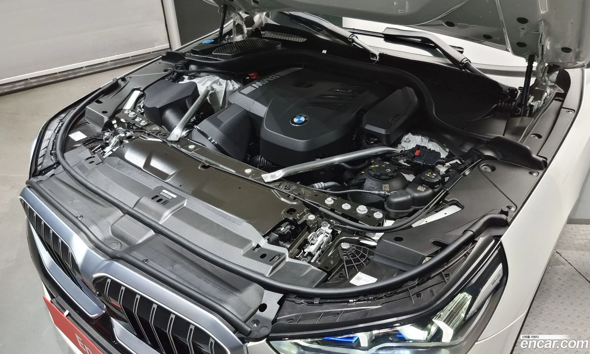 BMW 5 Series G60 530I xDrive M Sports - фотография 8213523
