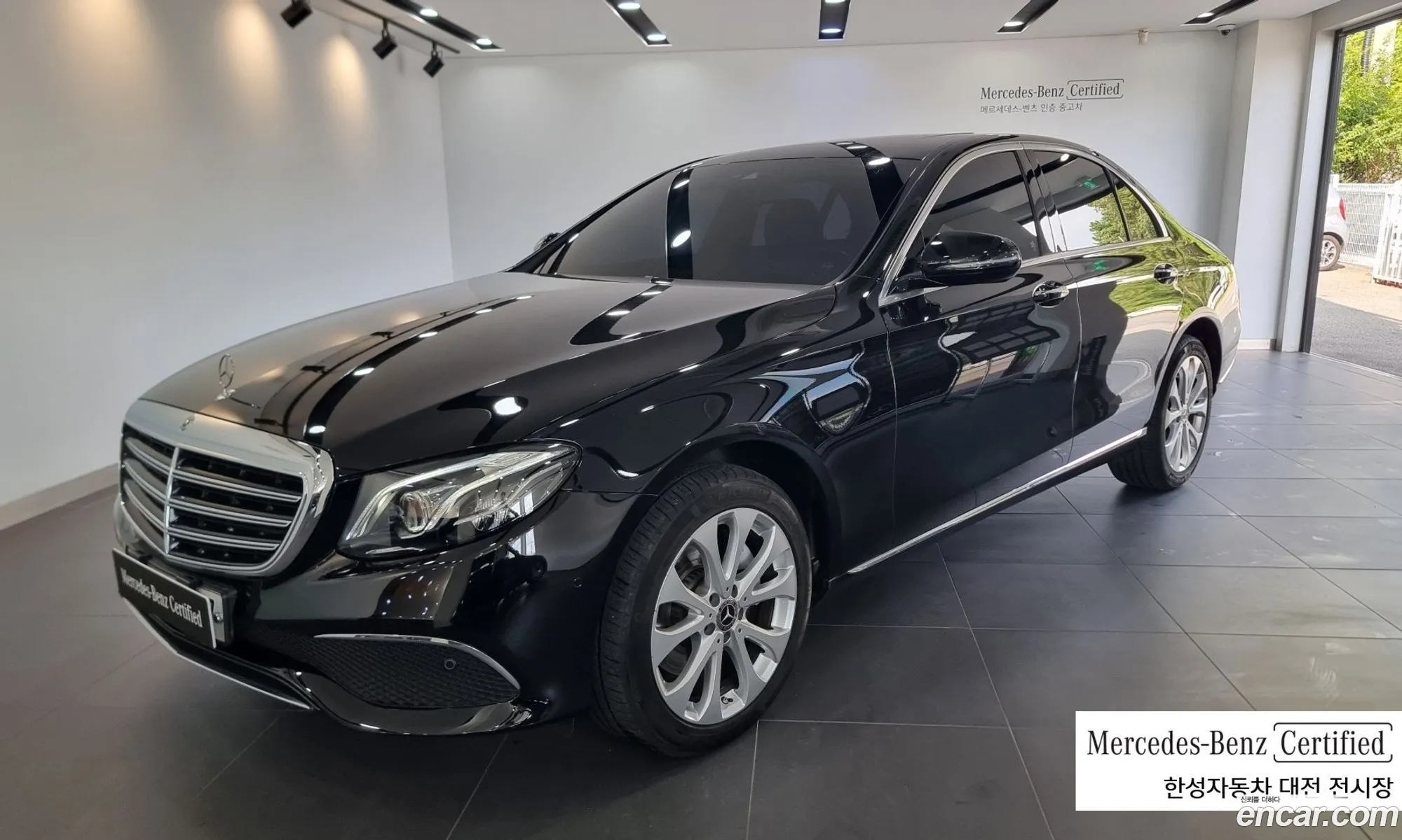 Benz E-Class W213 E220D 4Matic Exclusive - фотография 19501037