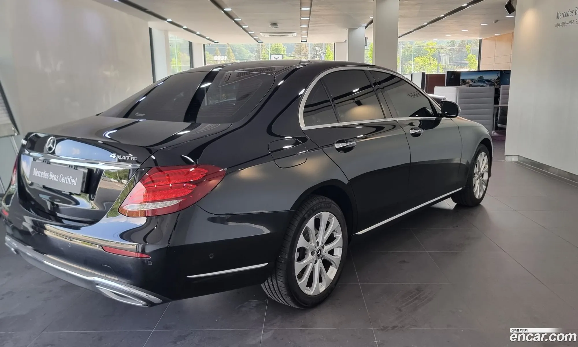 Benz E-Class W213 E220D 4Matic Exclusive - фотография 19501038