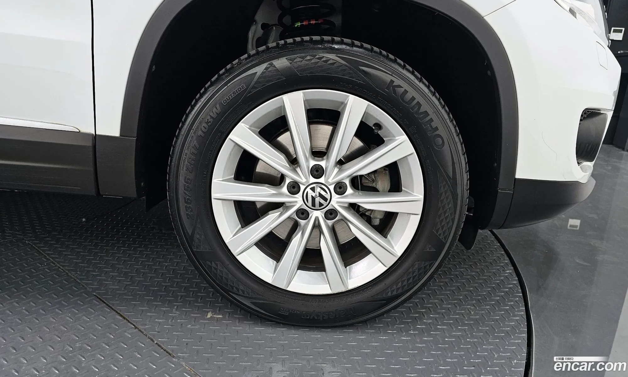 Volkswagen New Tiguan 20 Tdi Comfort 5N - фотография 8713346