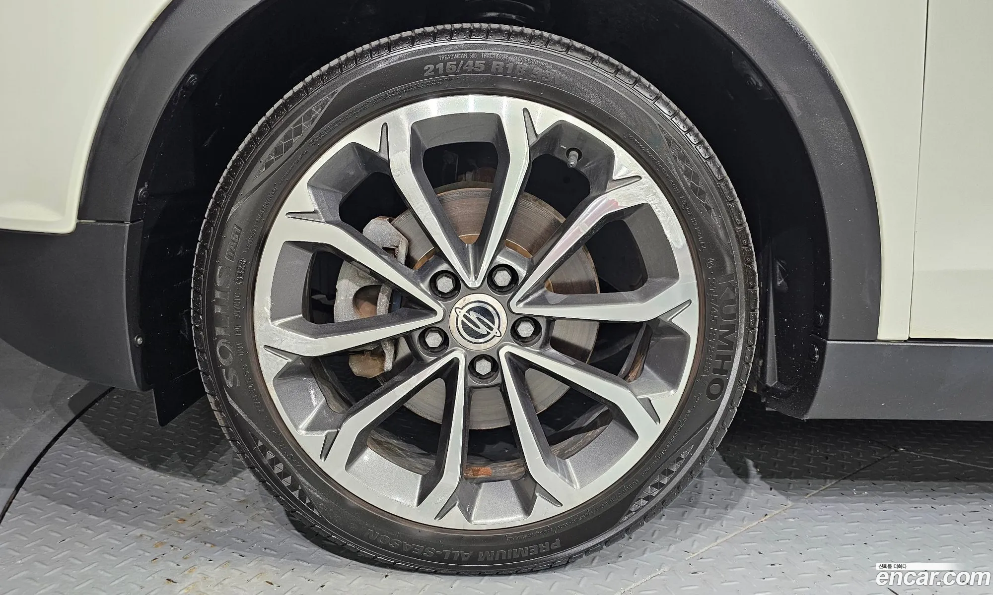 Kg Mobility Ssangyong Tivoli Vx 2Wd - фотография 7396628
