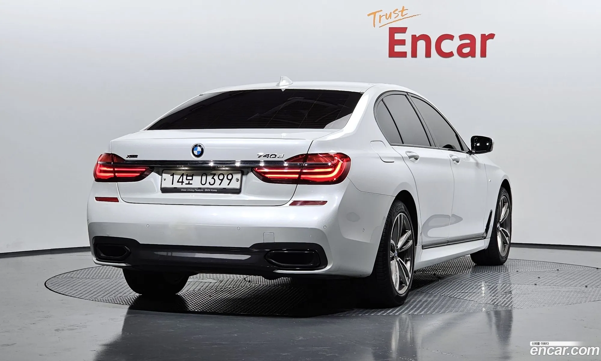 BMW 7 Series G11 740D xDrive M Sports - фотография 5943632