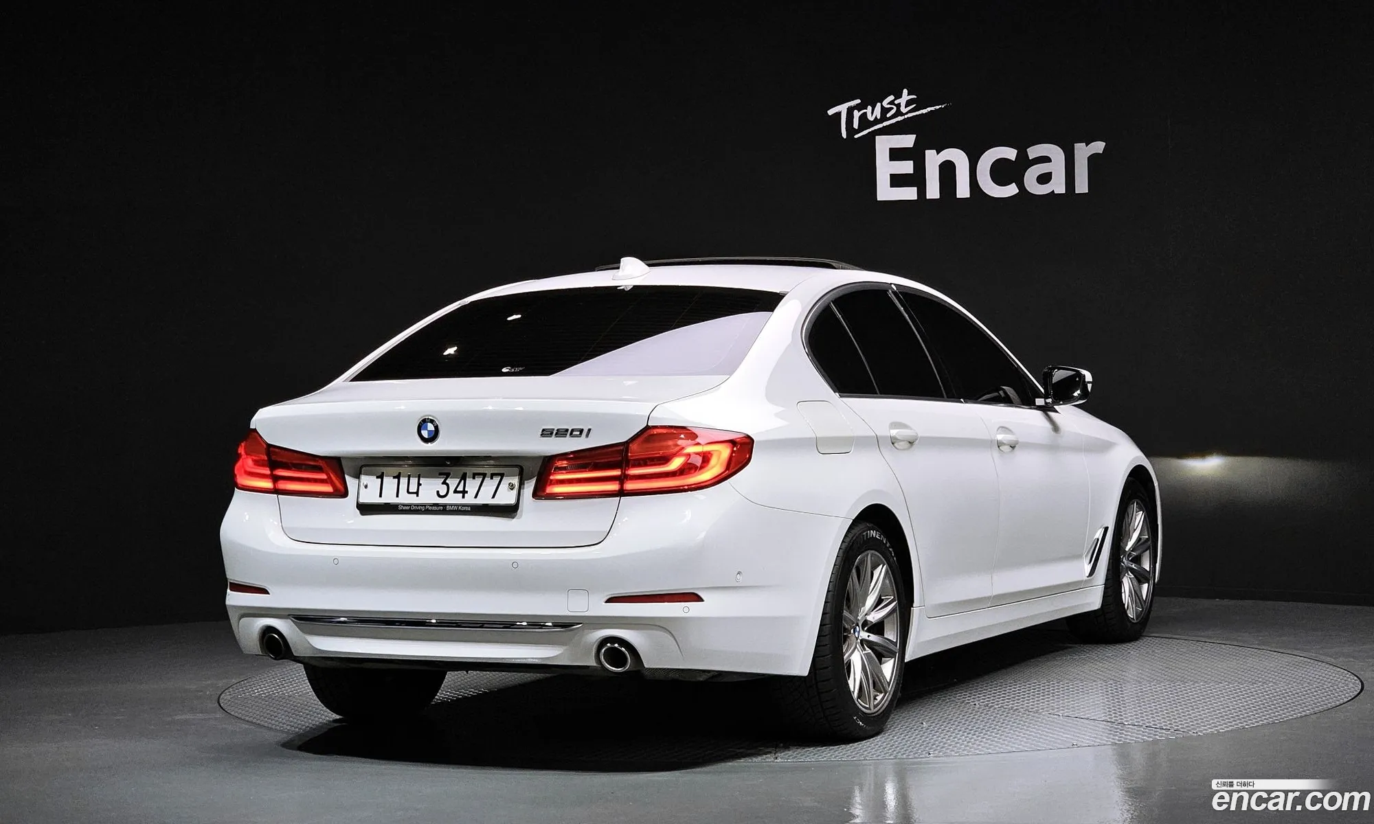 BMW 5 Series G30 520I Luxury - фотография 6463952