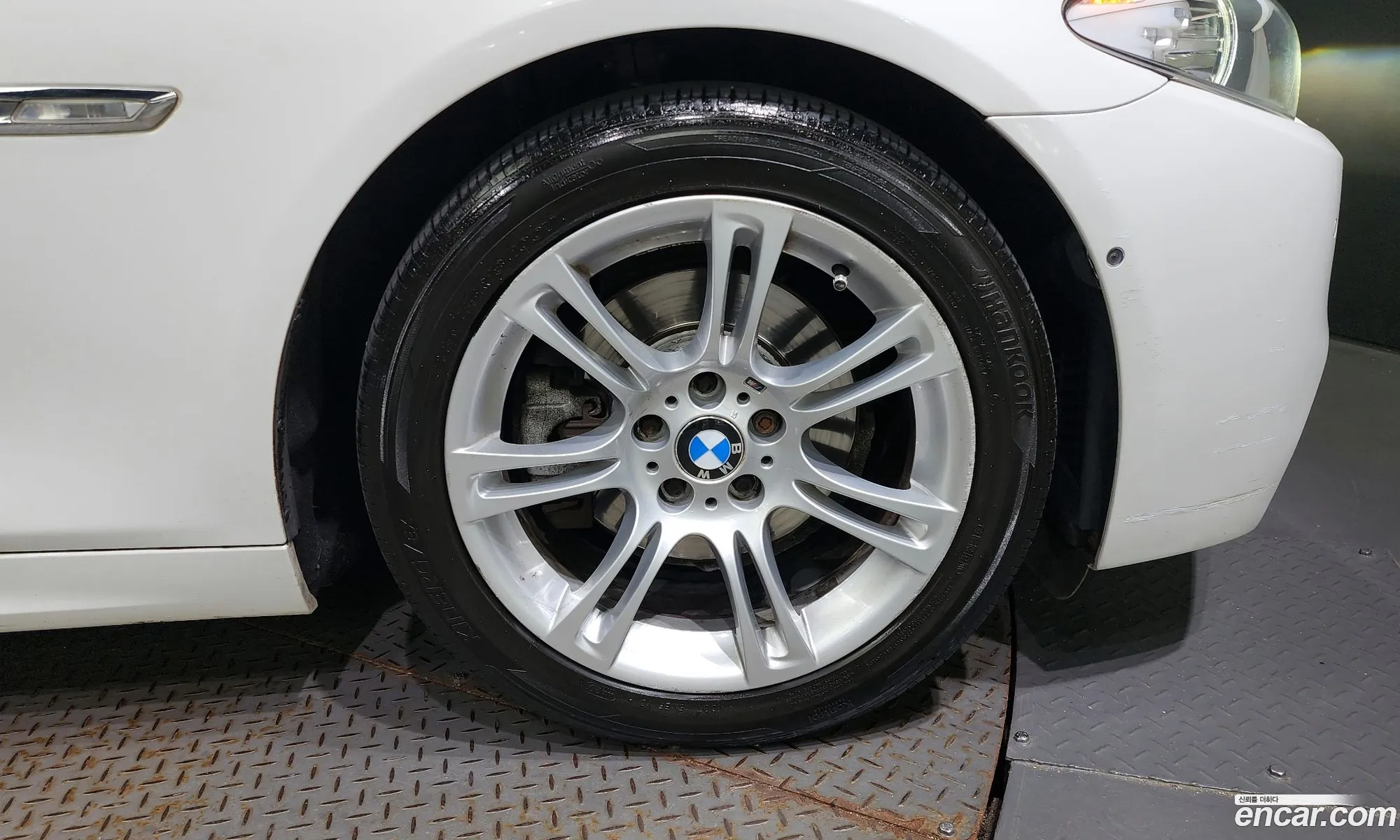 BMW 5 Series F10 528I M Sports - фотография 8146701