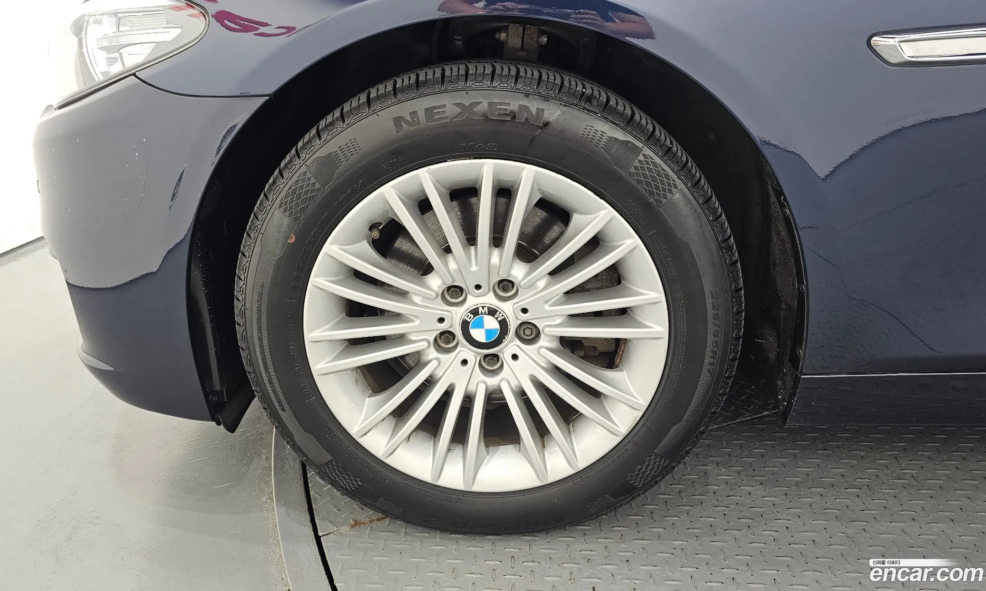 BMW 5 Series F10 520D - фотография 8146659