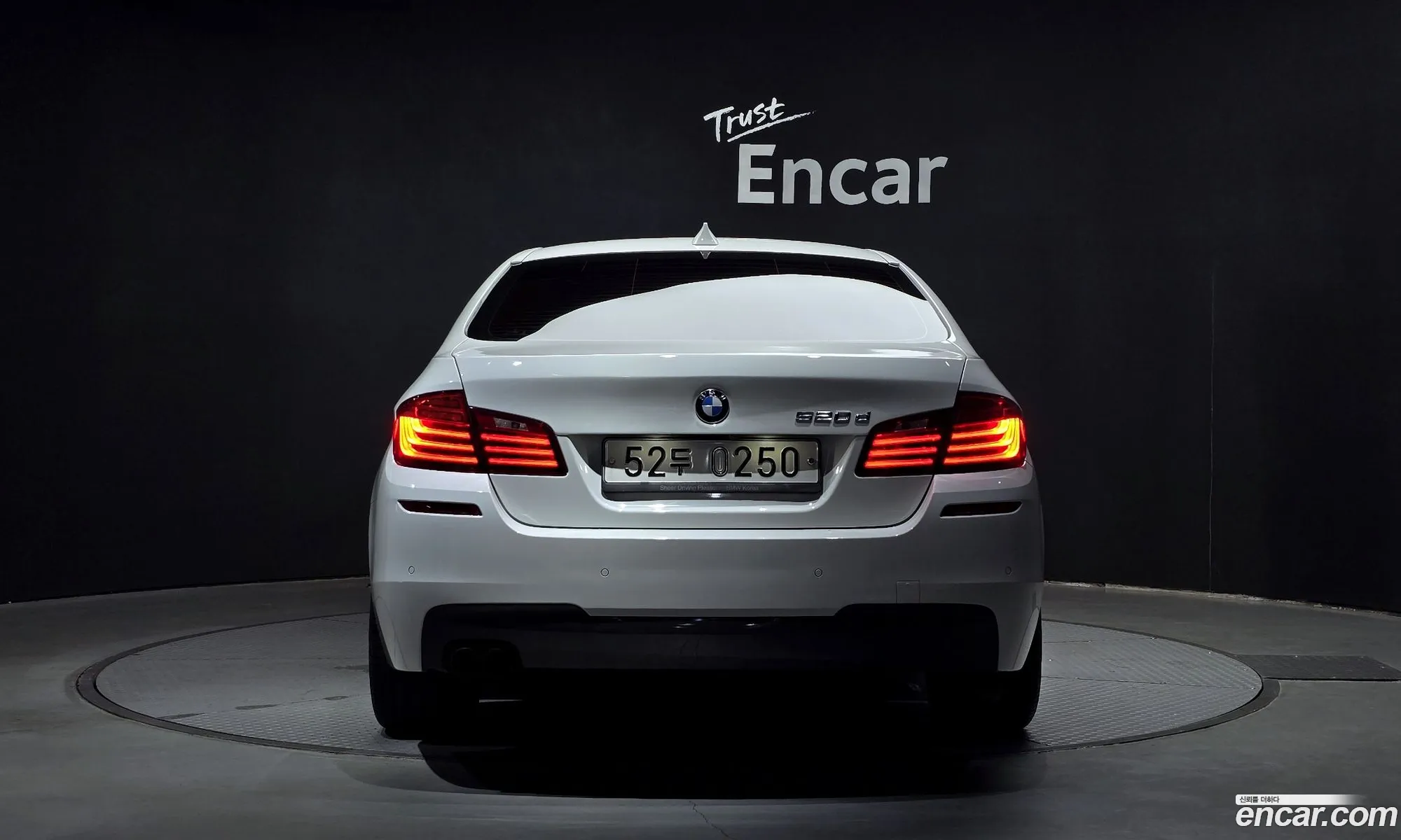 BMW 5 Series F10 520D M Aerodynamics - фотография 8146634