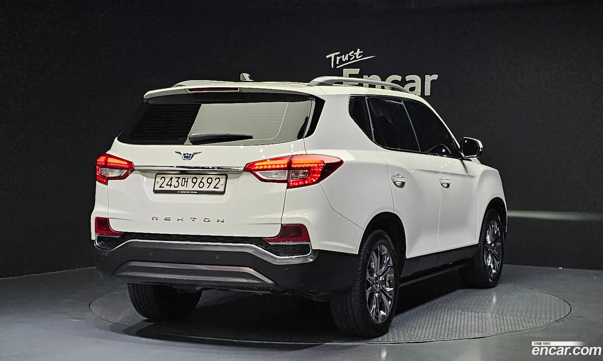 Kg Mobility Ssangyong G4 Rexton Diesel 22 4Wd White Edition - фотография 6739212