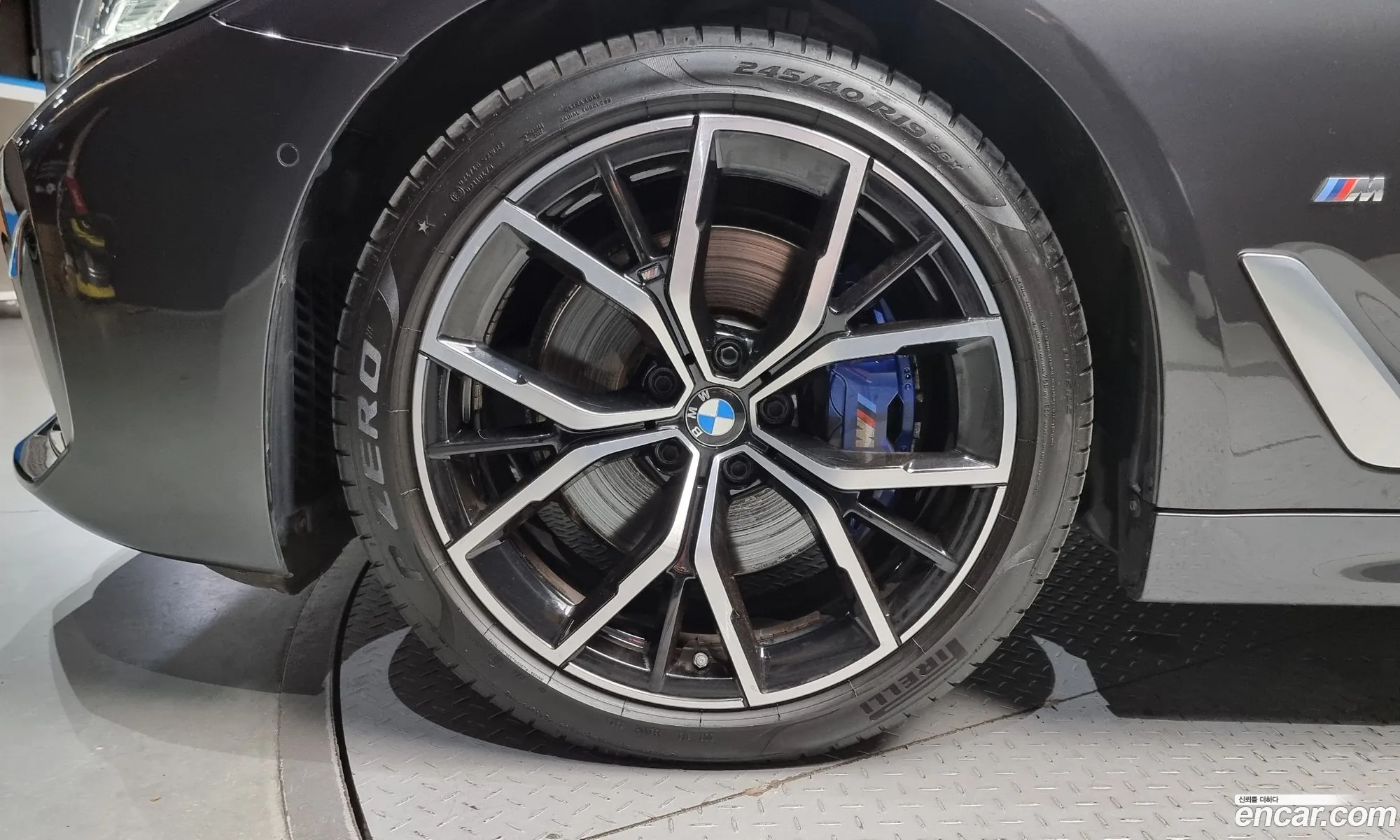 BMW 5 Series G30 530I xDrive M Sports - фотография 8047539