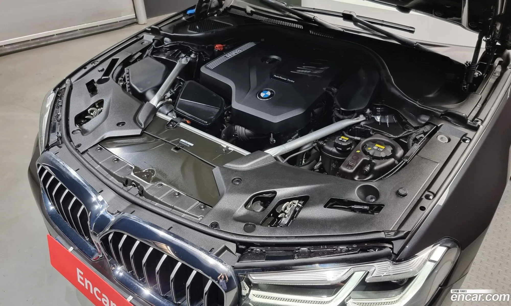 BMW 5 Series G30 530I xDrive M Sports - фотография 8047540