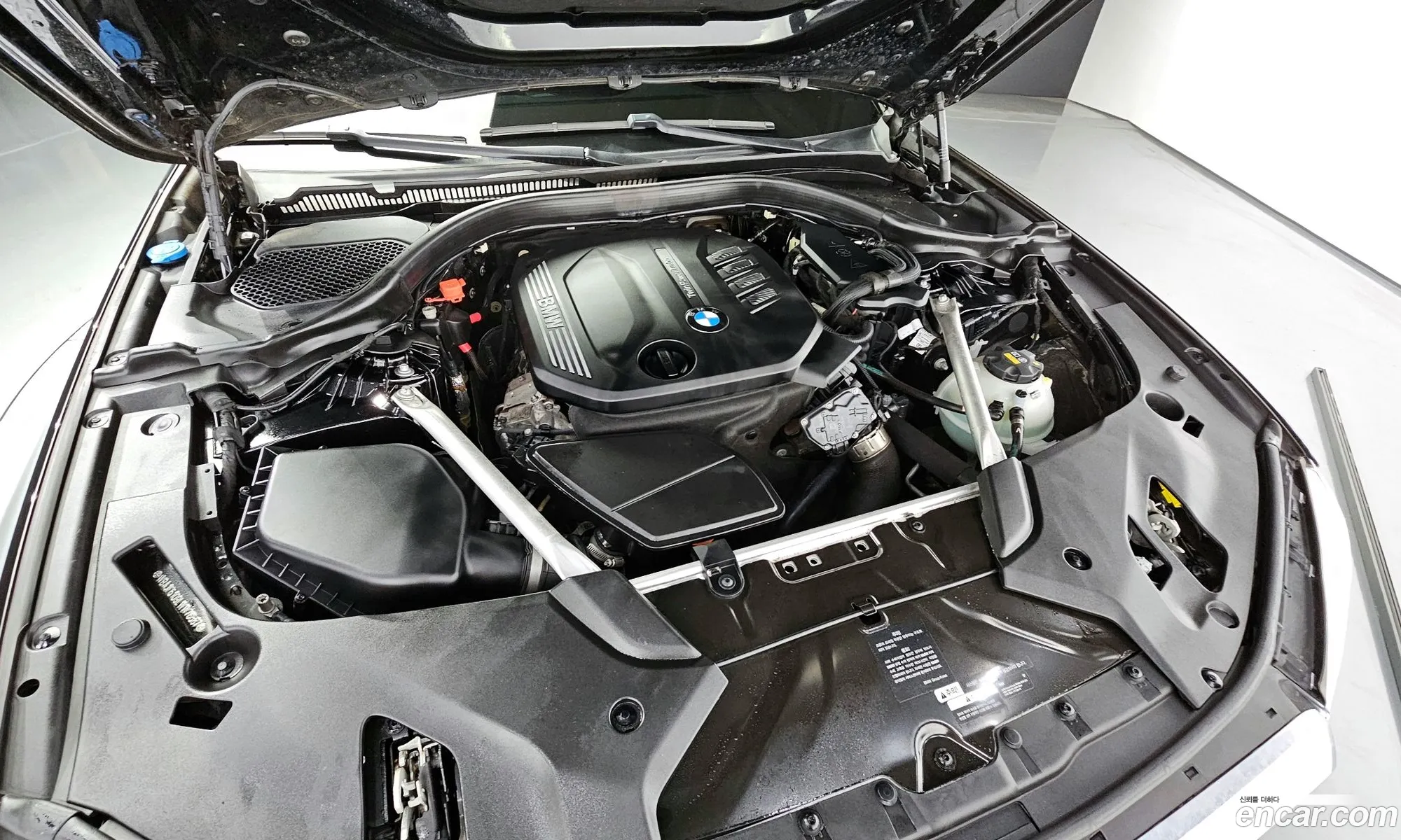 BMW 5 Series G30 520D xDrive Luxury Plus - фотография 8146623
