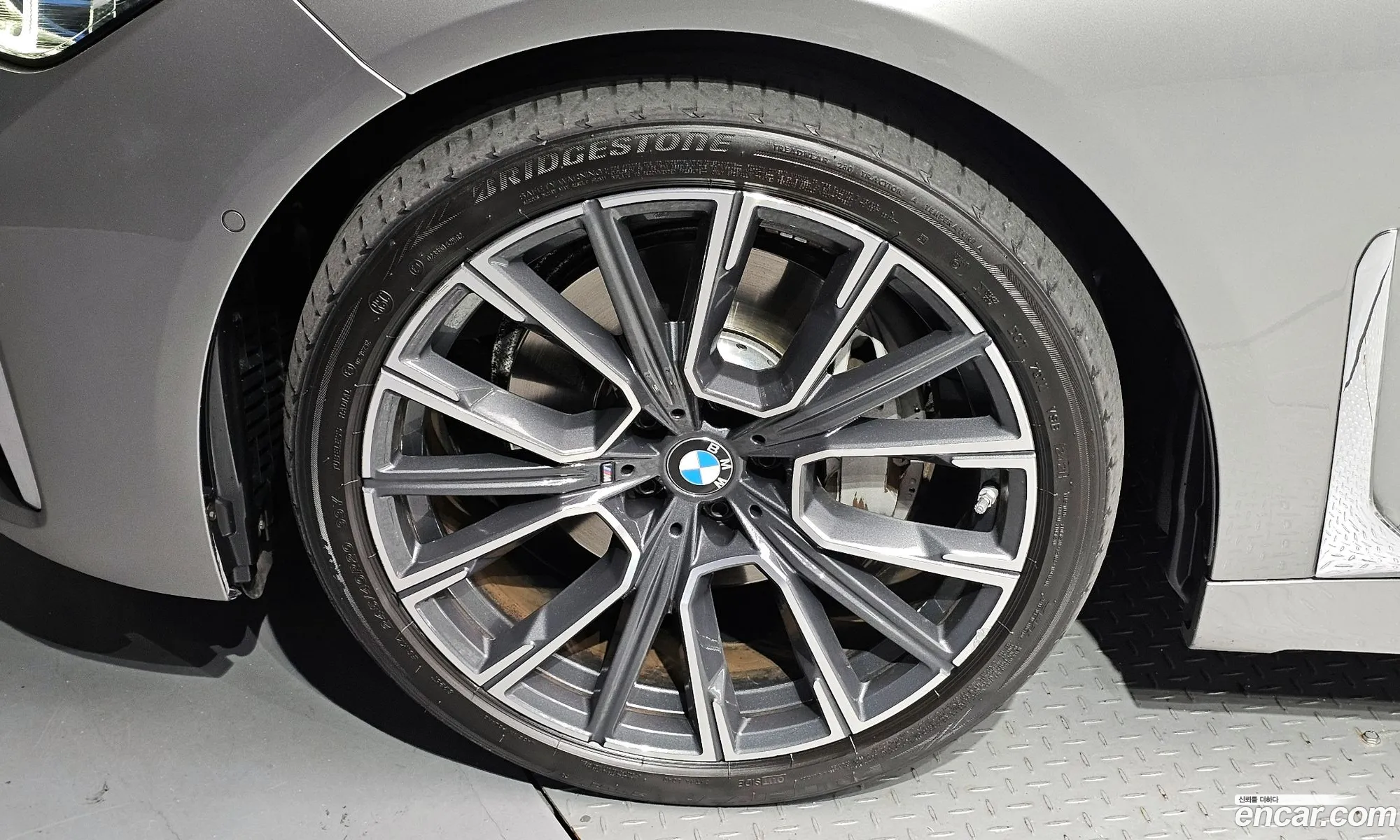 BMW 7 Series G11 740D xDrive M Sports - фотография 6743379