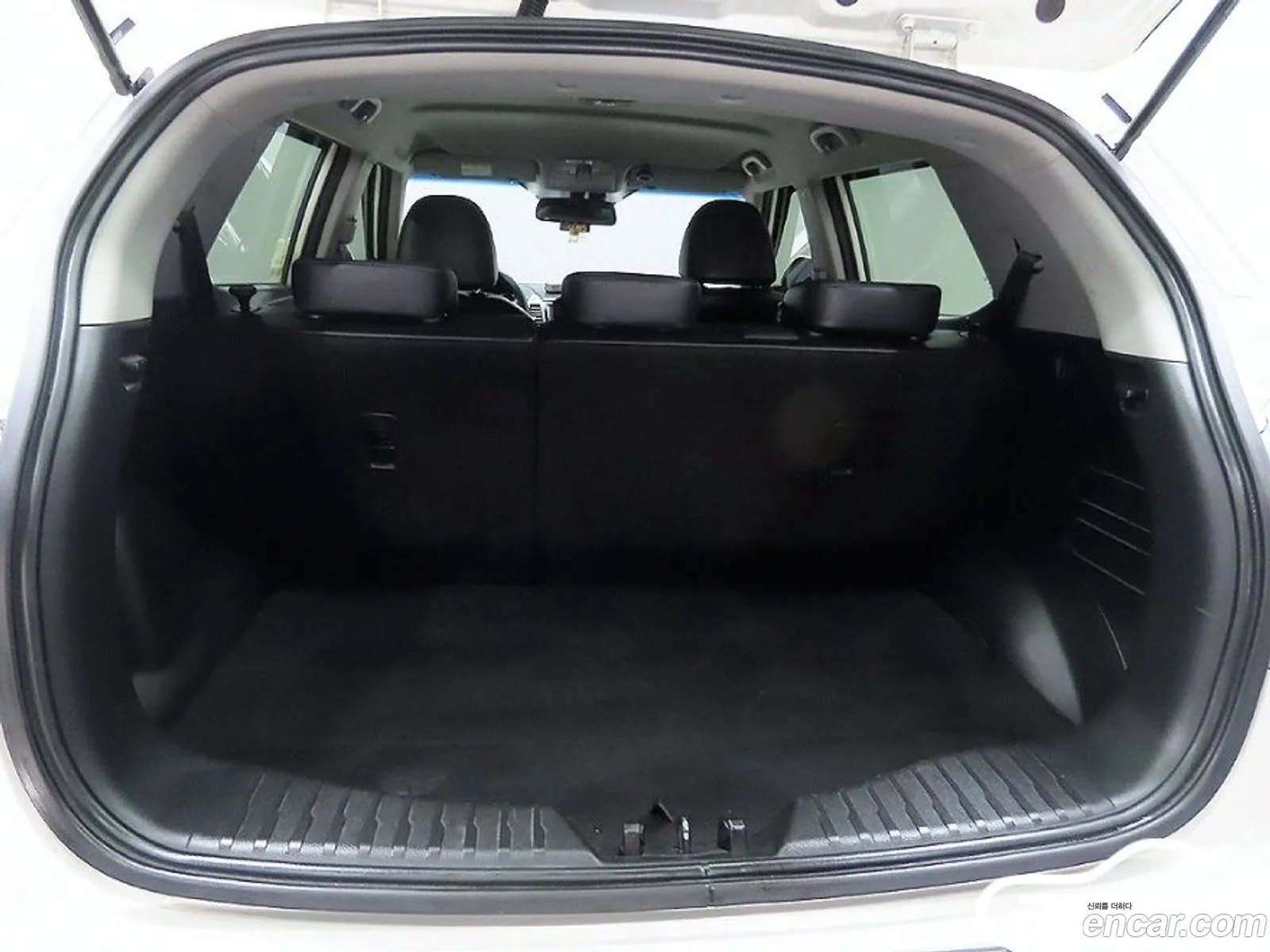 Kg Mobility Ssangyong Tivoli Lx 2Wd Luxury Model - фотография 7078496