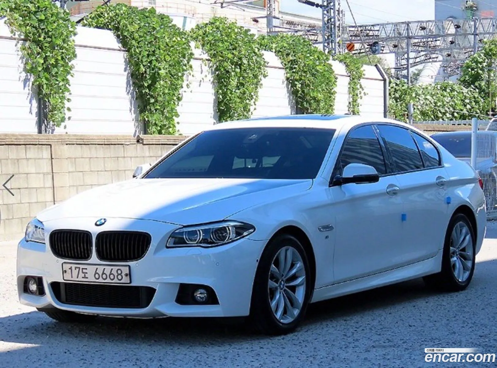 BMW 5 Series F10 520D M Aerodynamics - фотография 7364536