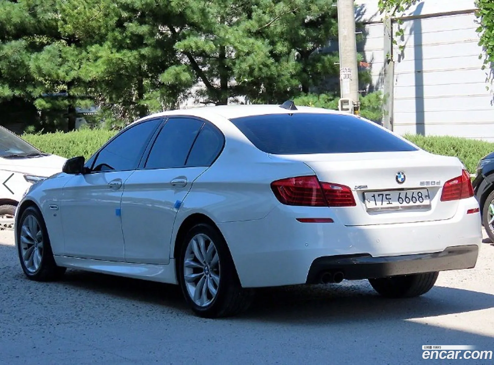 BMW 5 Series F10 520D M Aerodynamics - фотография 7364537