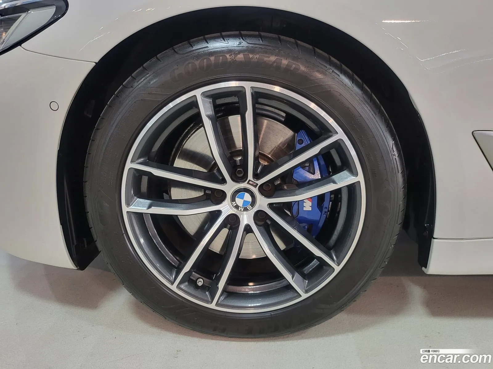 BMW 5 Series G30 520I M Sports - фотография 2629425