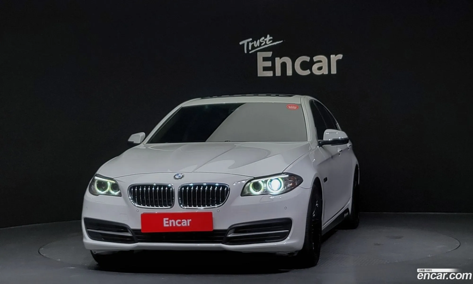 BMW 5 Series F10 520D - фотография 7974572